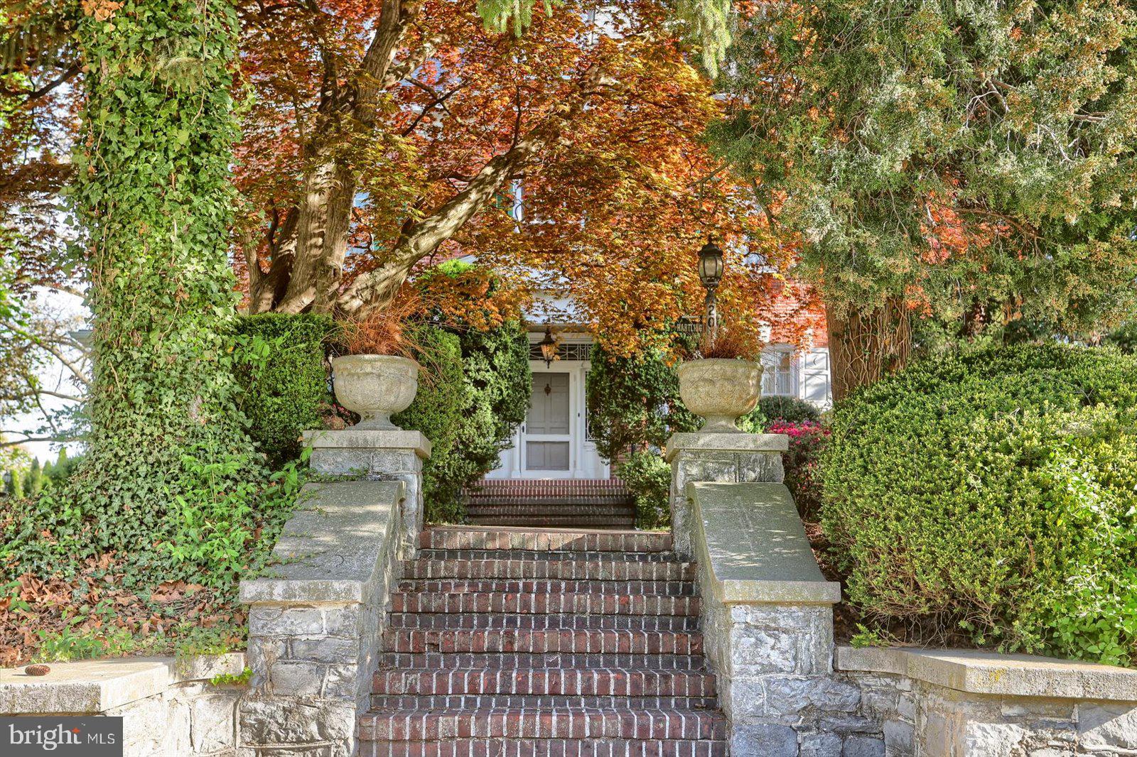 ELMWOOD - Residential