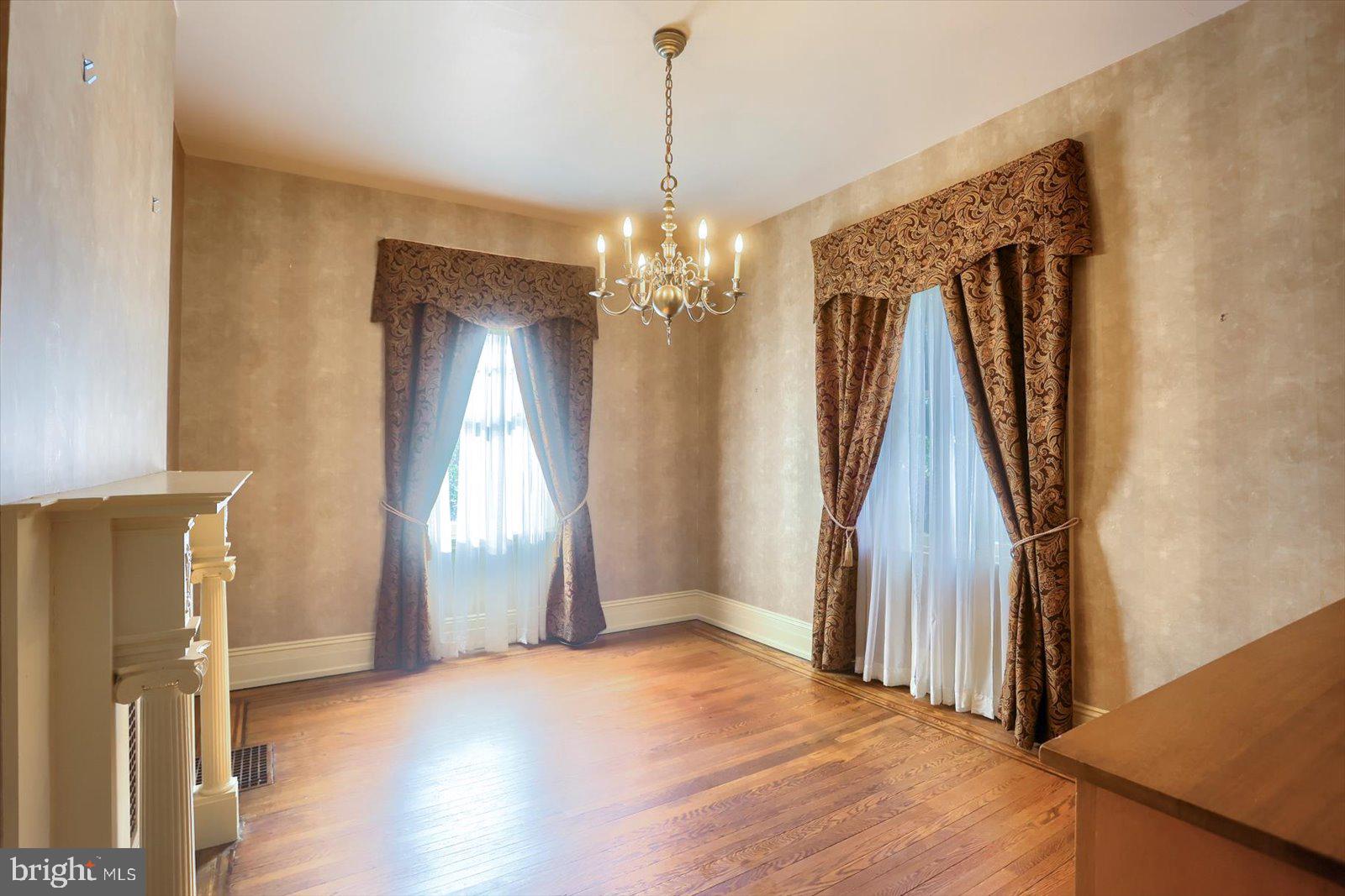 ELMWOOD - Residential