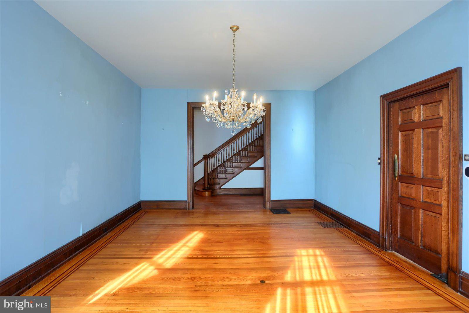 ELMWOOD - Residential