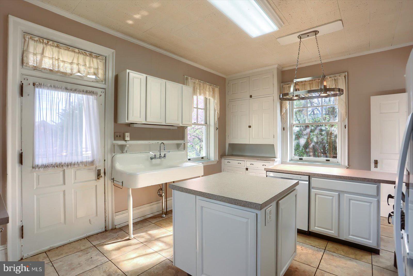 ELMWOOD - Residential