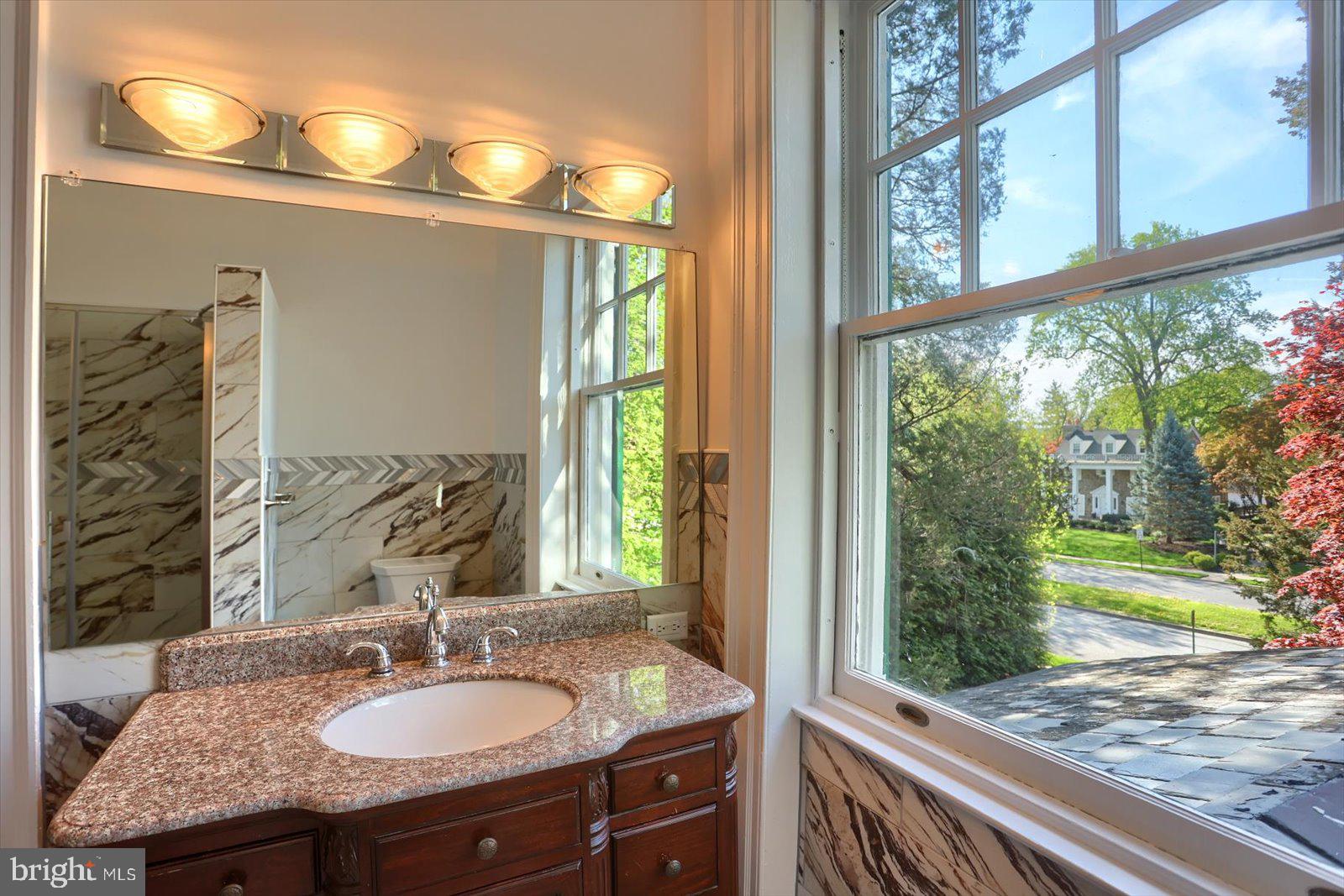 ELMWOOD - Residential