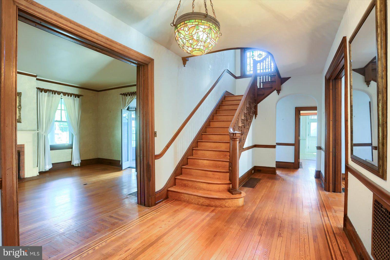 ELMWOOD - Residential