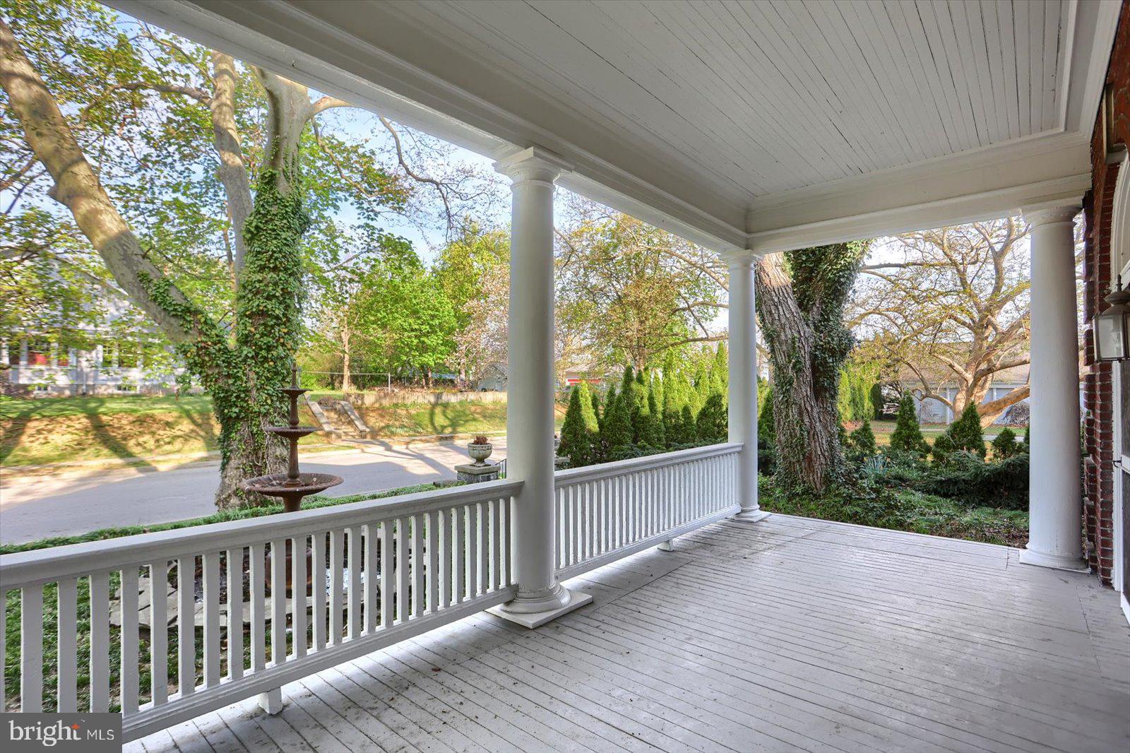 ELMWOOD - Residential