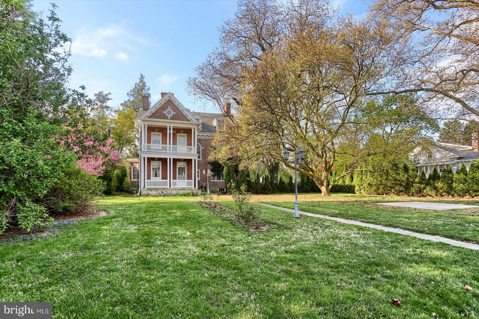 ELMWOOD - Residential