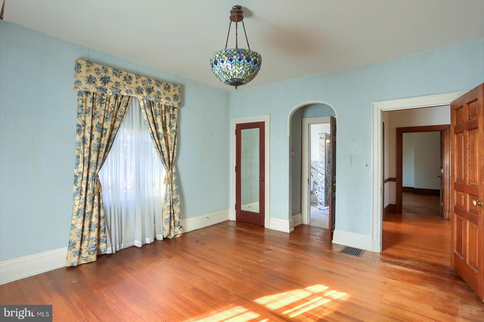 ELMWOOD - Residential