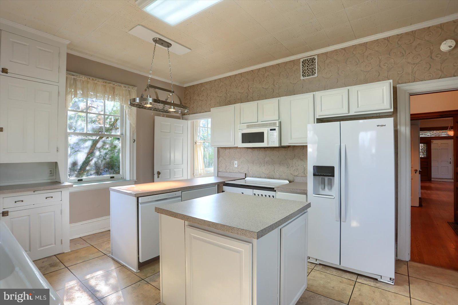 ELMWOOD - Residential