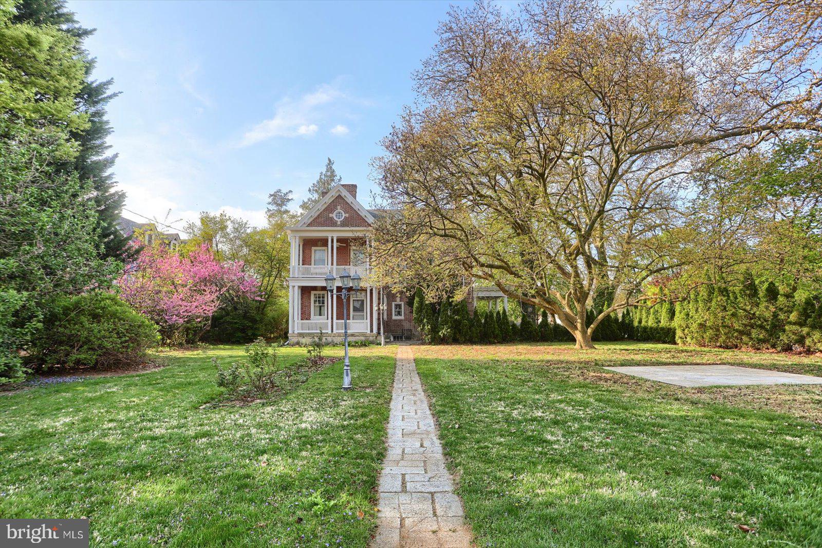 ELMWOOD - Residential