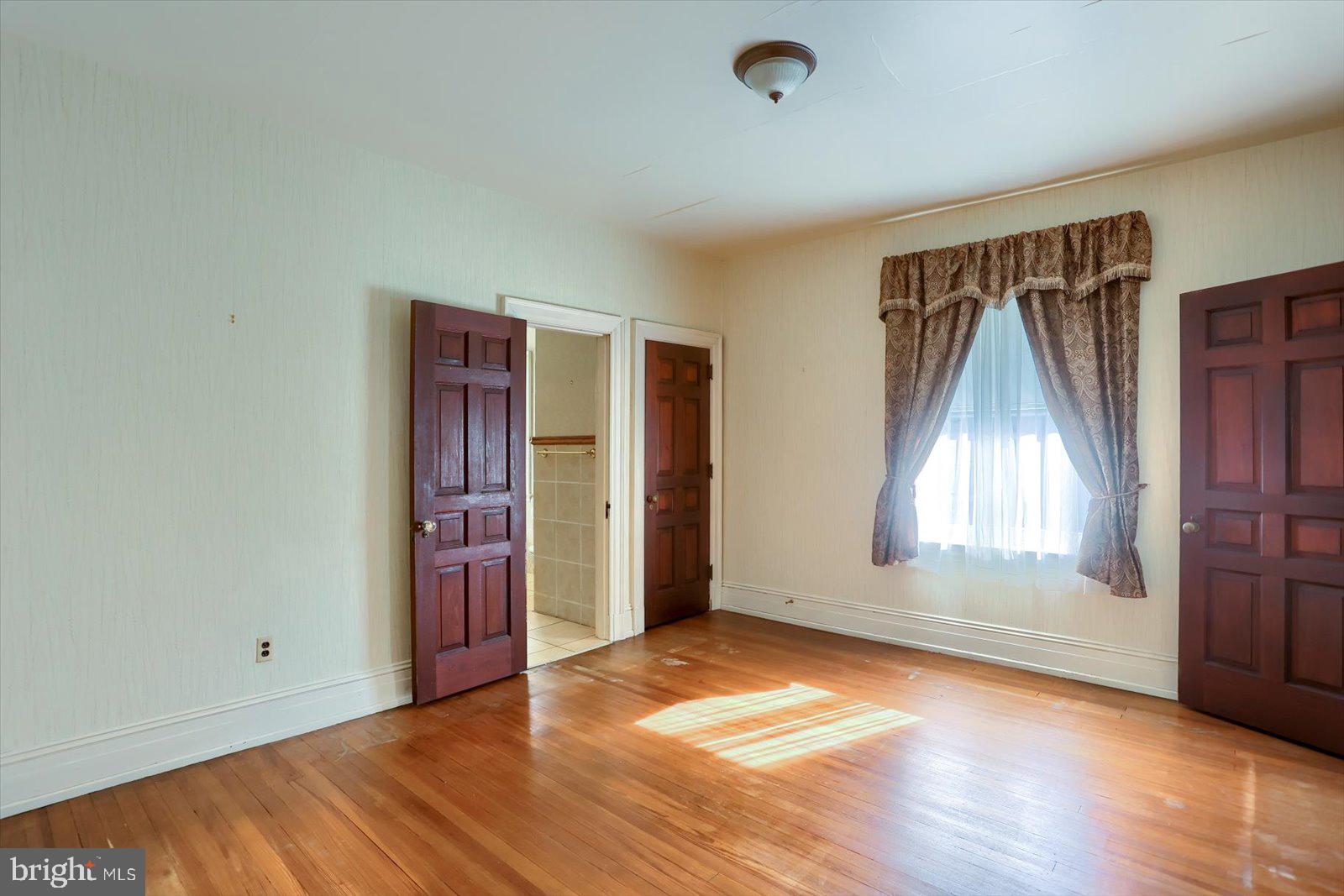 ELMWOOD - Residential