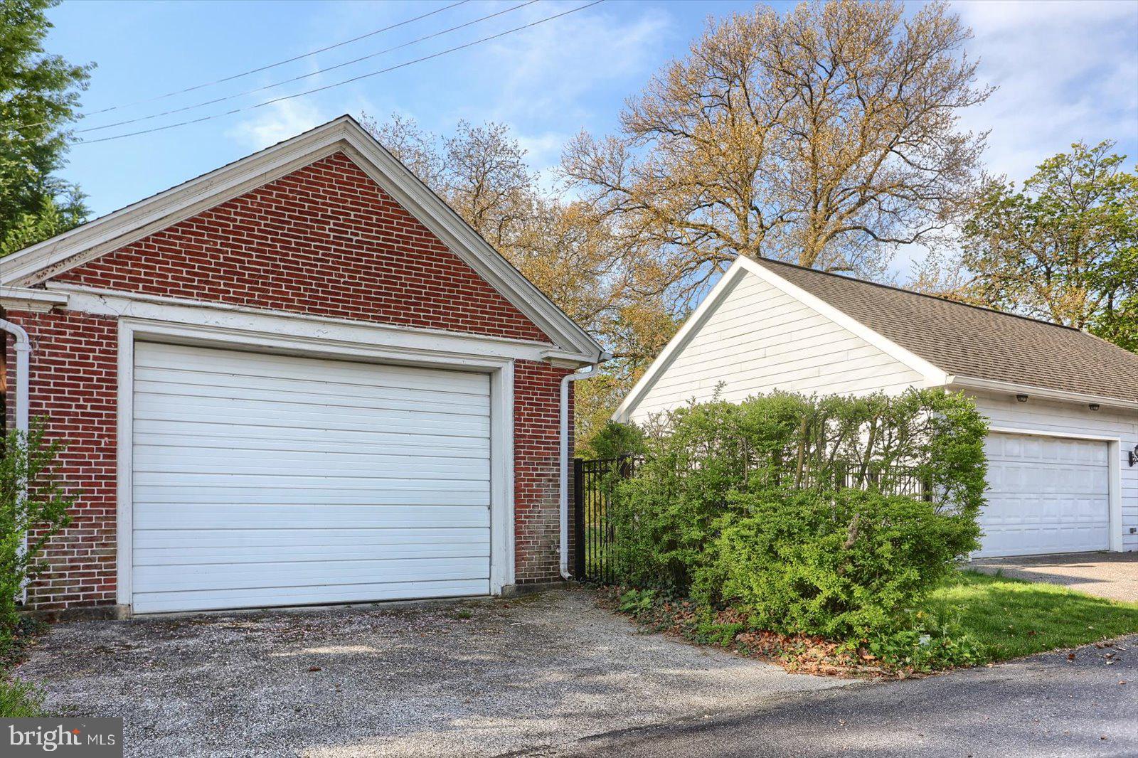 ELMWOOD - Residential