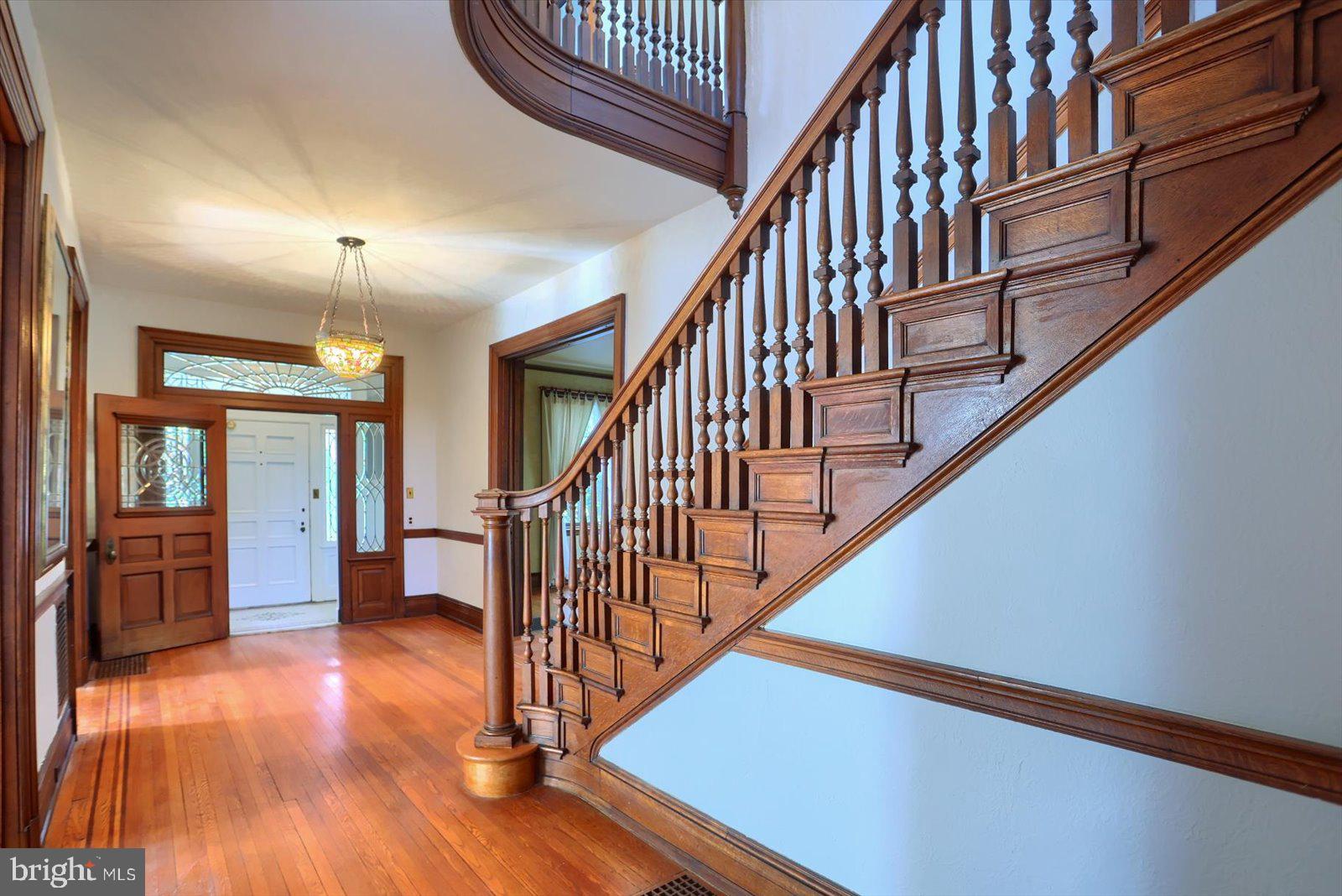 ELMWOOD - Residential