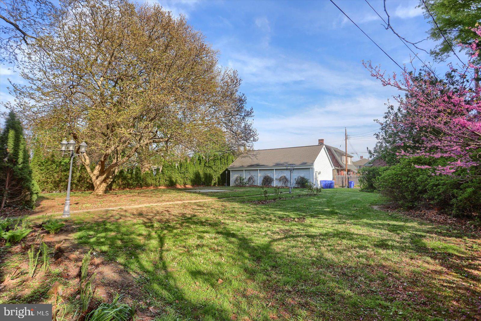 ELMWOOD - Residential