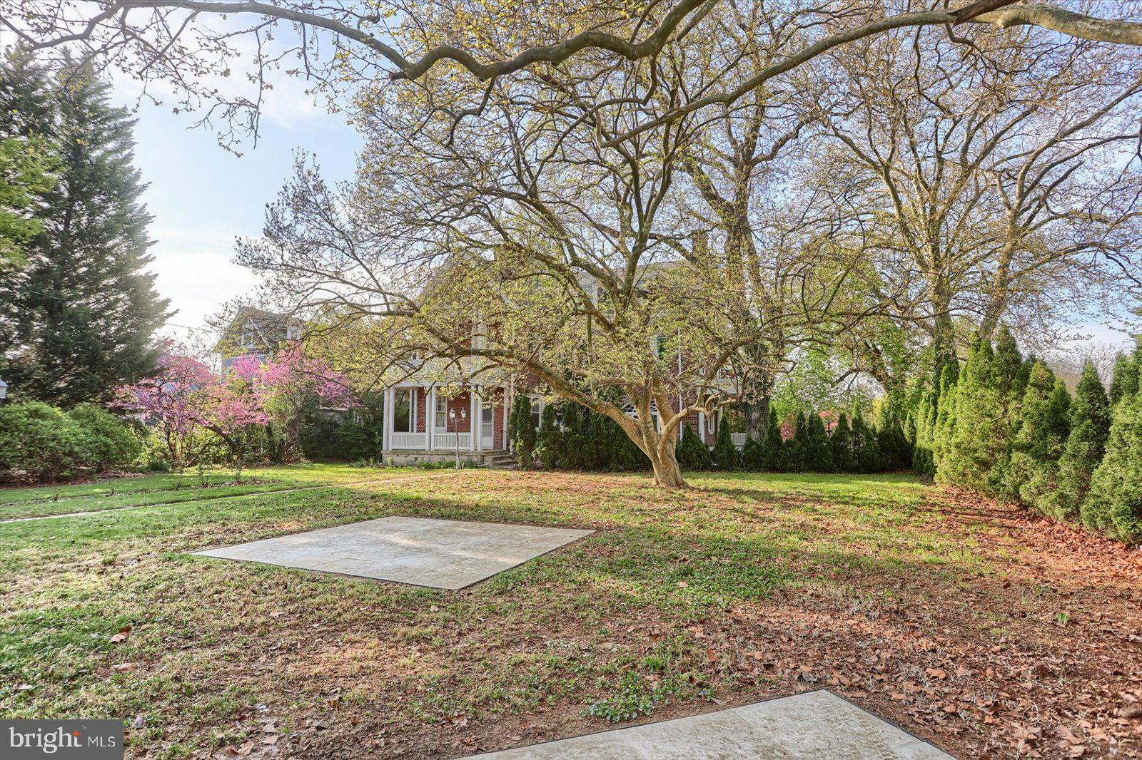 ELMWOOD - Residential