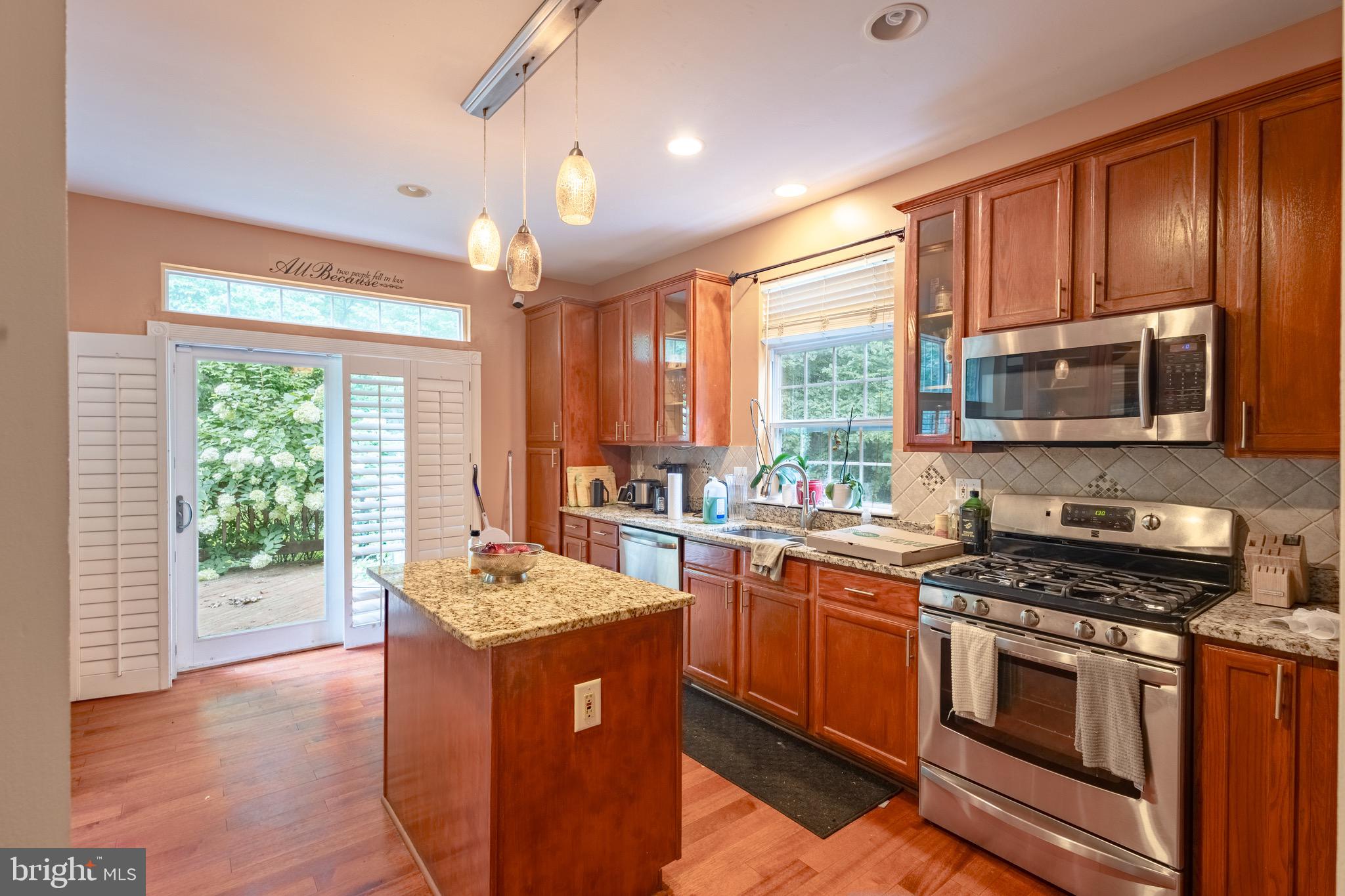 5425 WOODED WAY