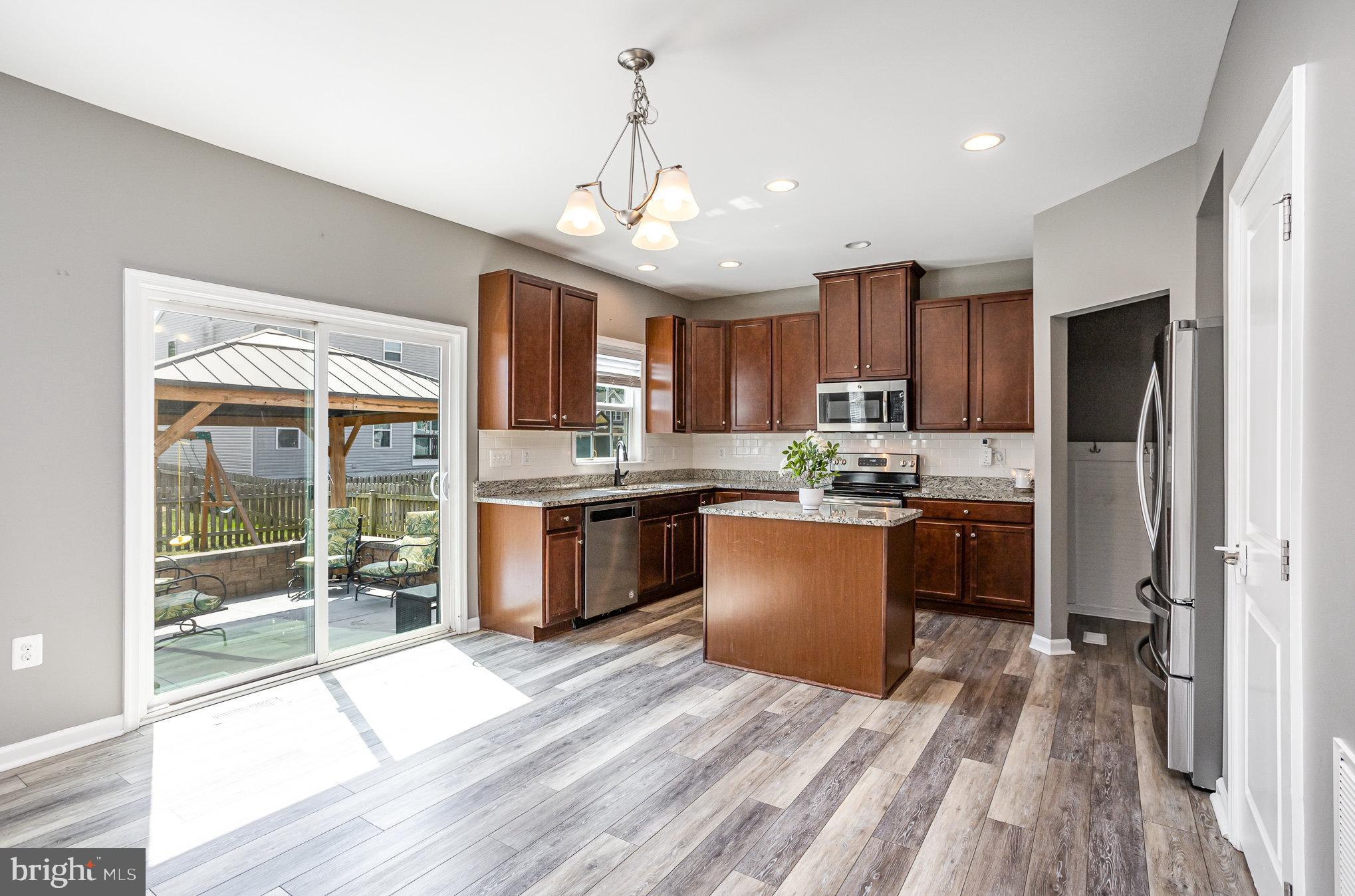 LEE'S PARKE - Residential