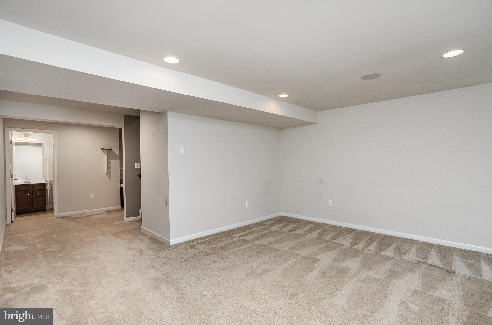 LEE'S PARKE - Residential