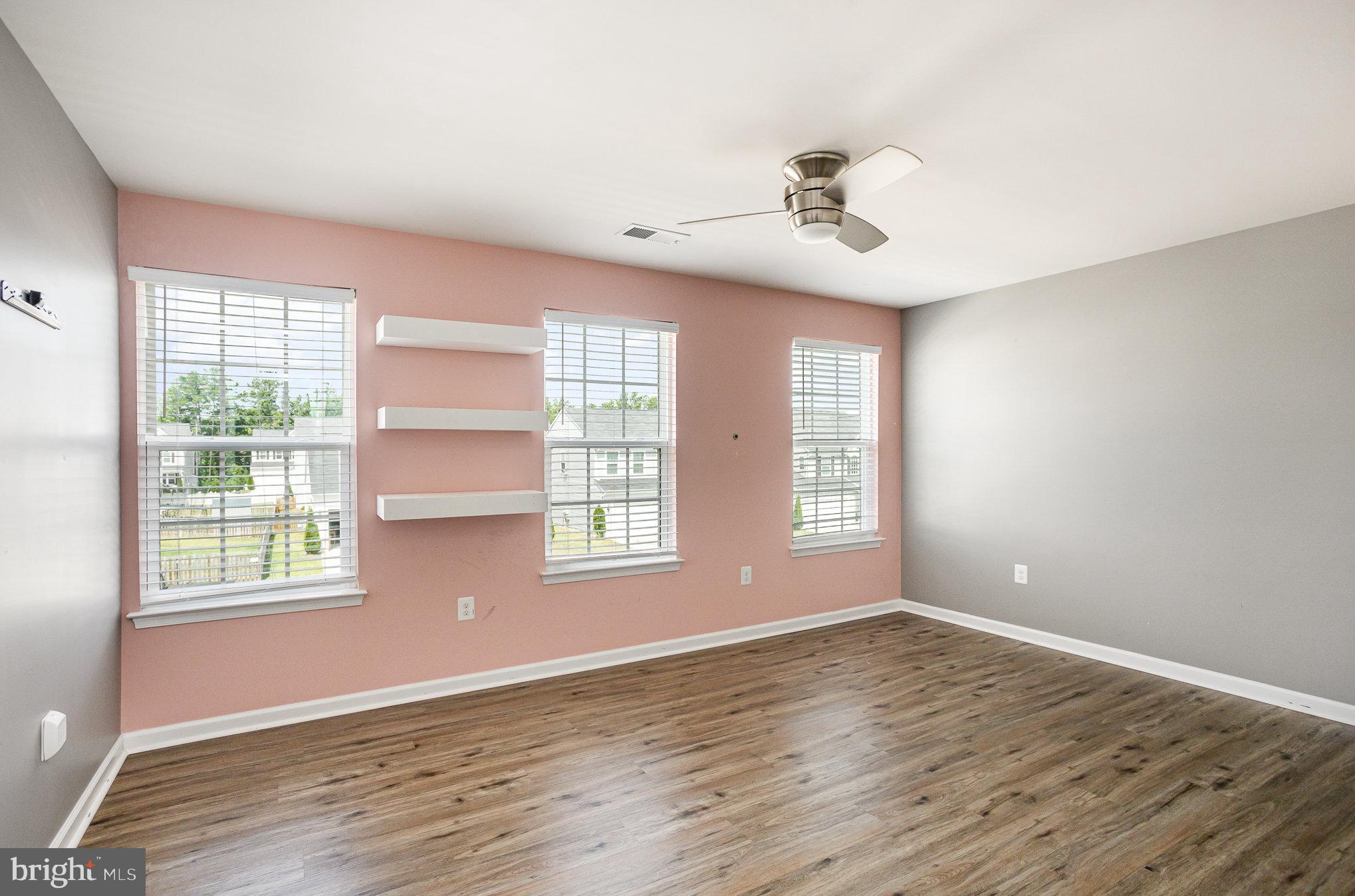 LEE'S PARKE - Residential