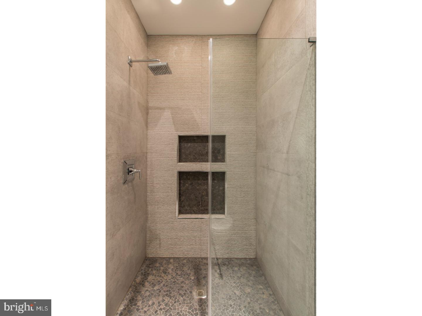 RITTENHOUSE SQUARE - Residential Income