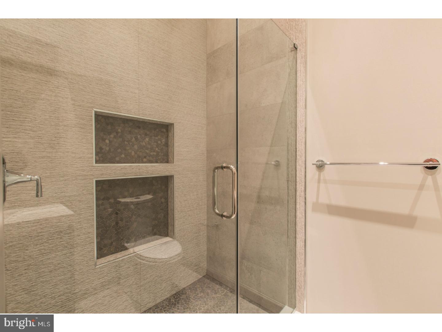 RITTENHOUSE SQUARE - Residential Income