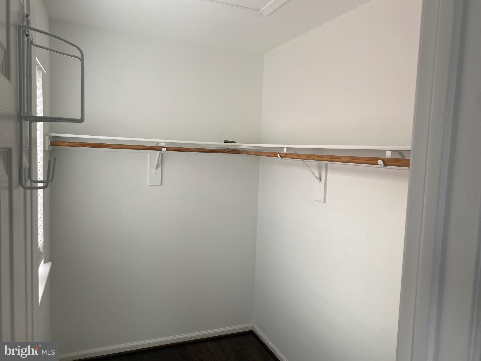 FAIR LAKES COURT - Residential Lease