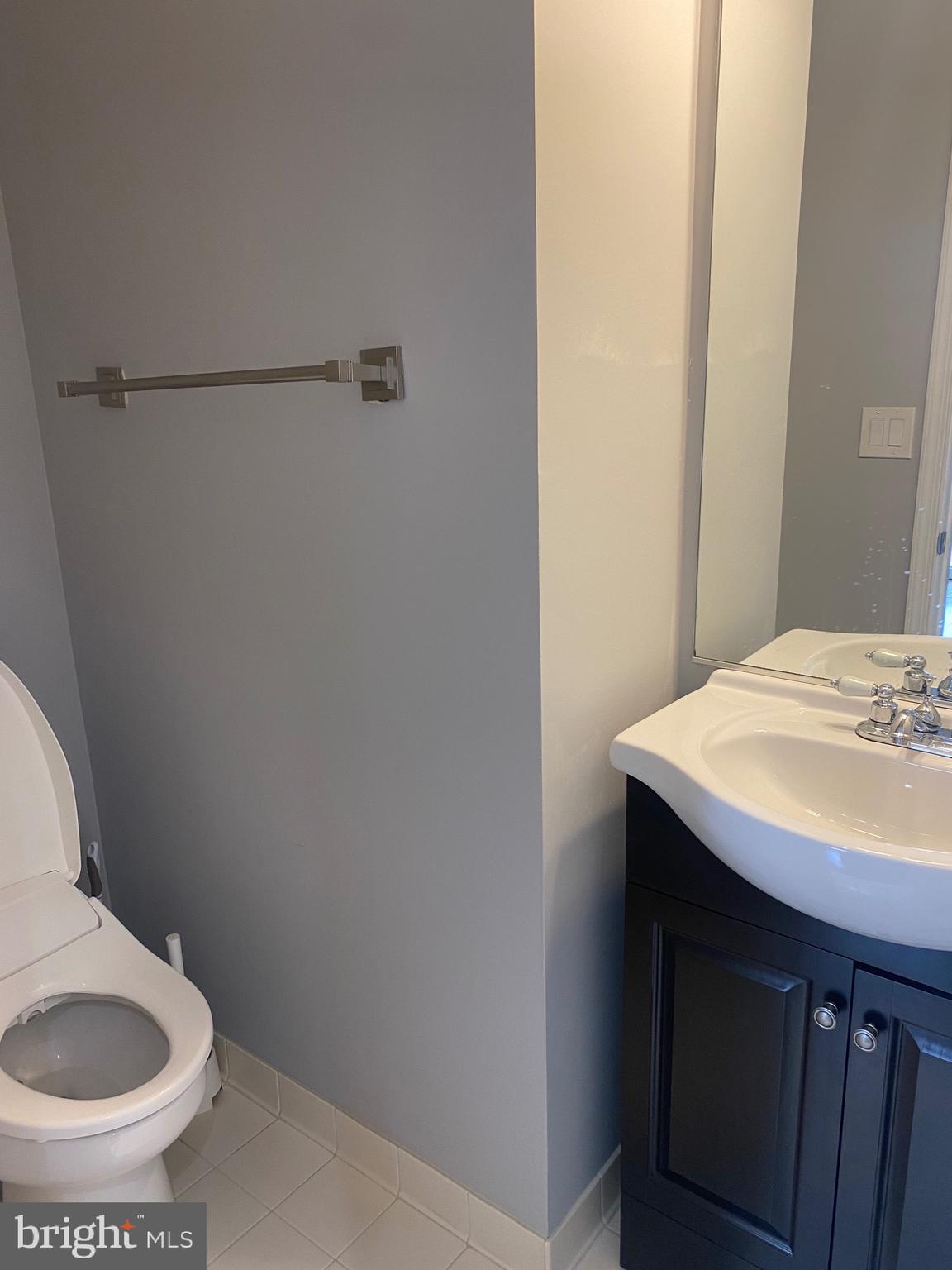 FAIR LAKES COURT - Residential Lease