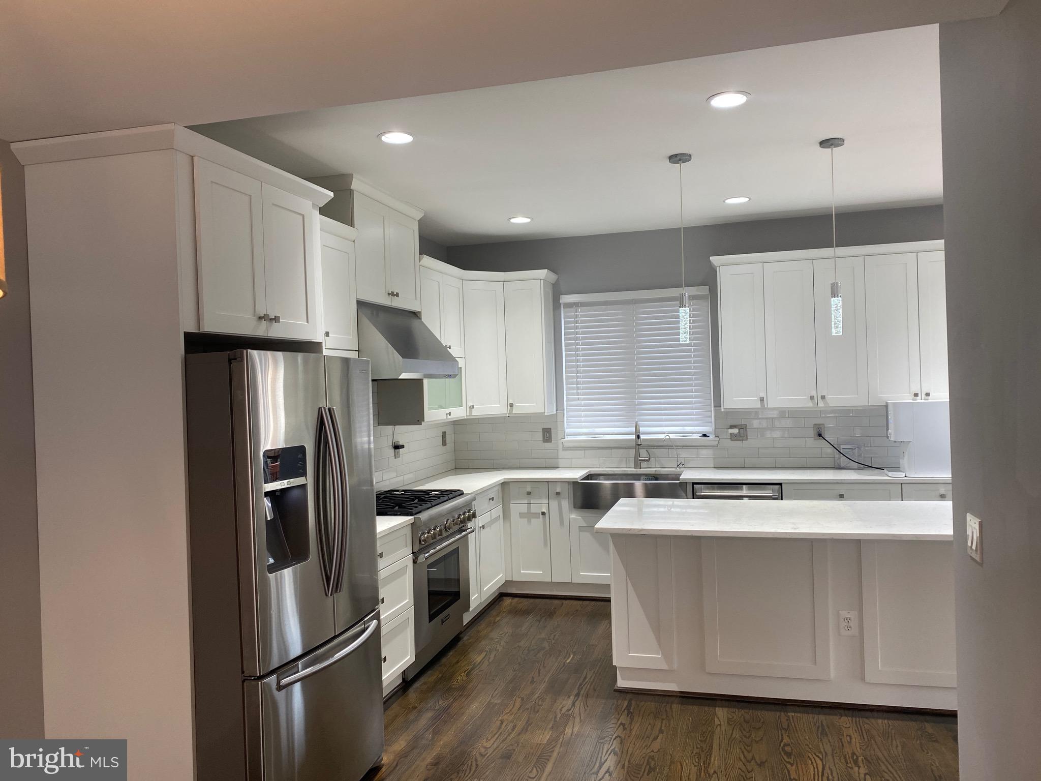 FAIR LAKES COURT - Residential Lease