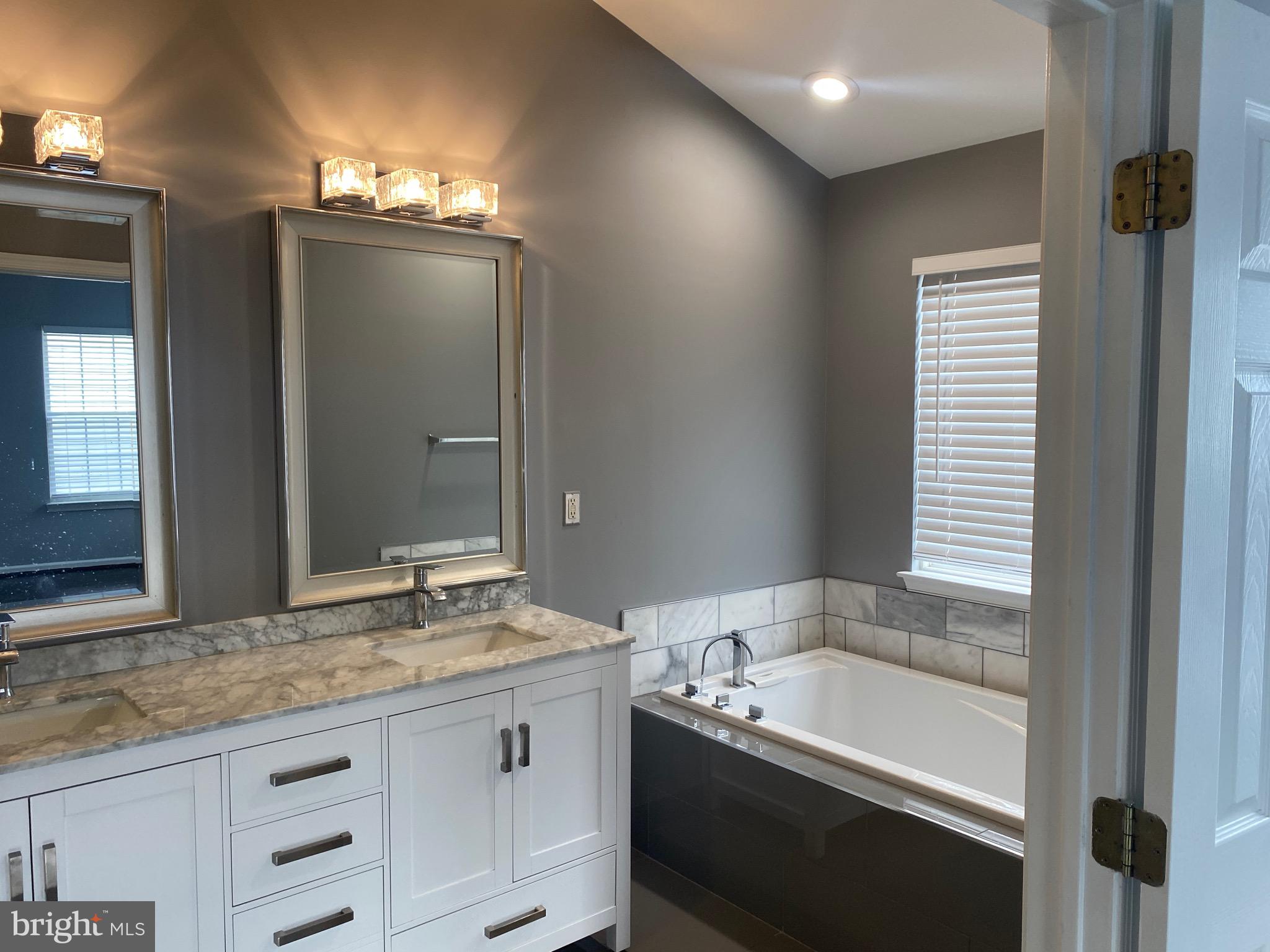 FAIR LAKES COURT - Residential Lease