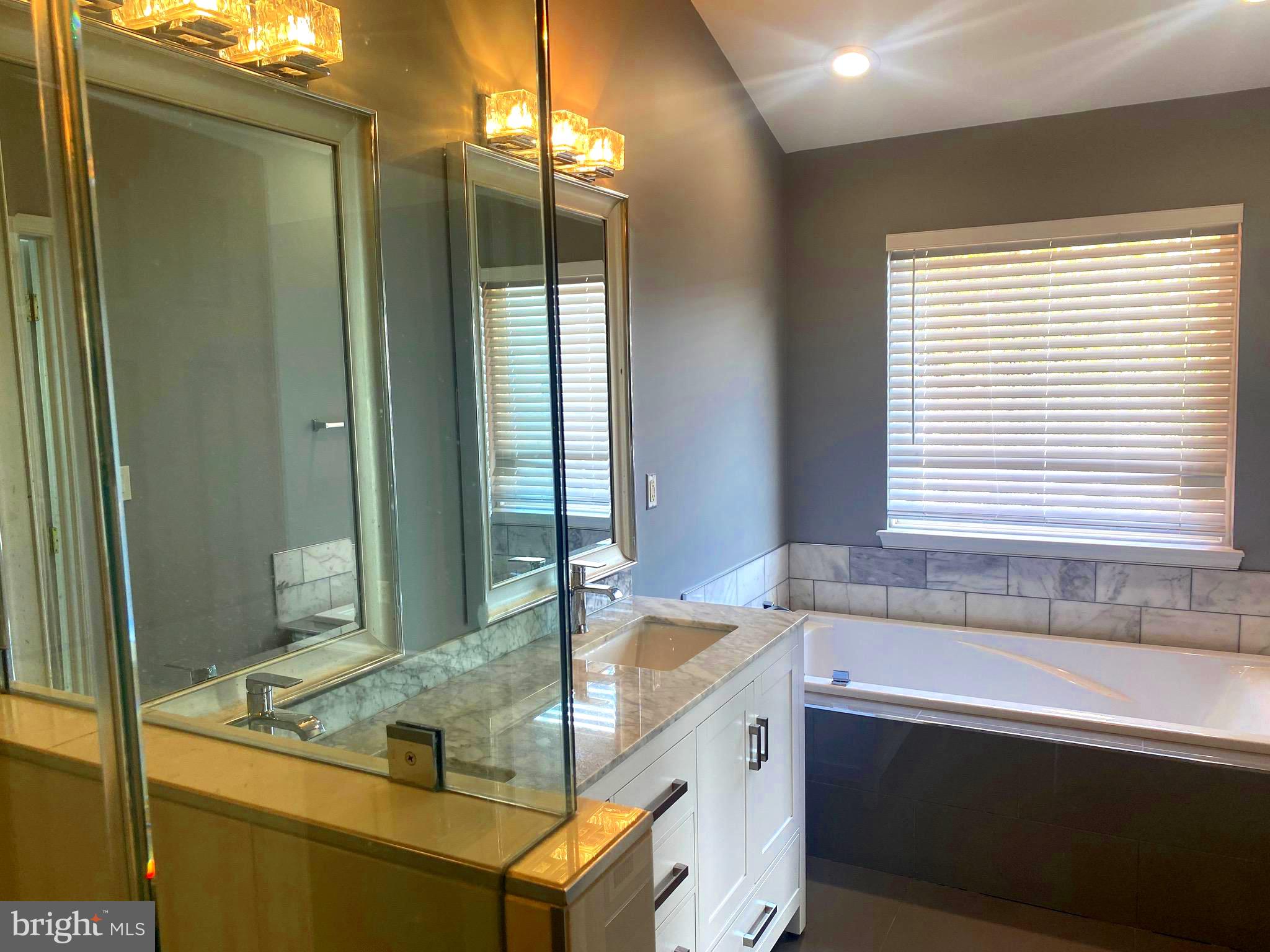 FAIR LAKES COURT - Residential Lease