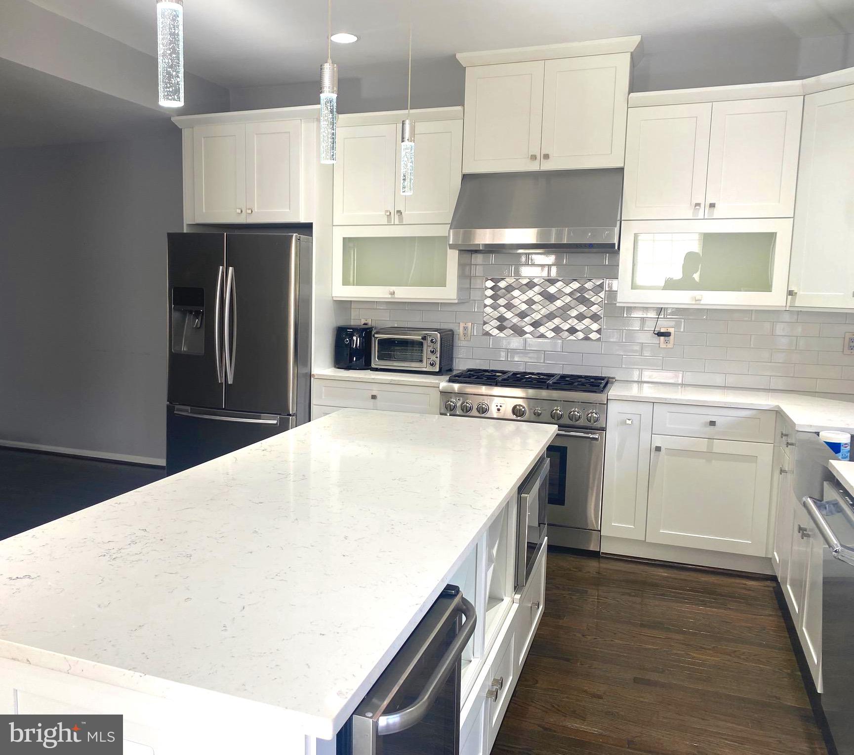 FAIR LAKES COURT - Residential Lease