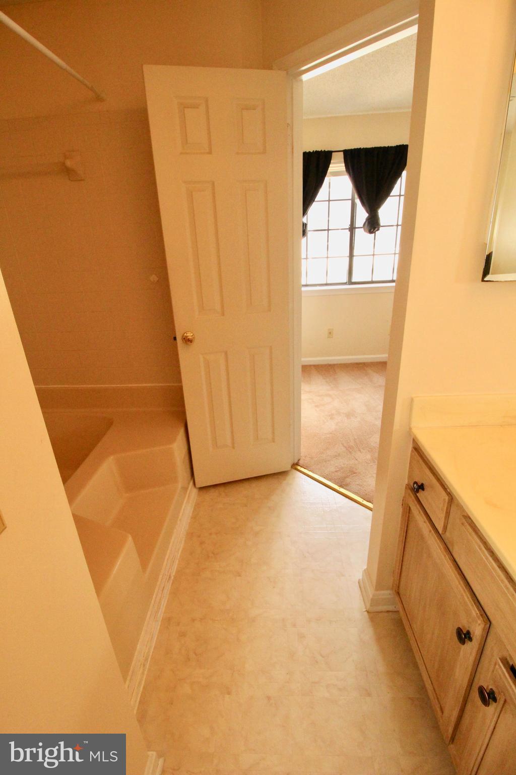 KINGSTOWNE - Residential Lease