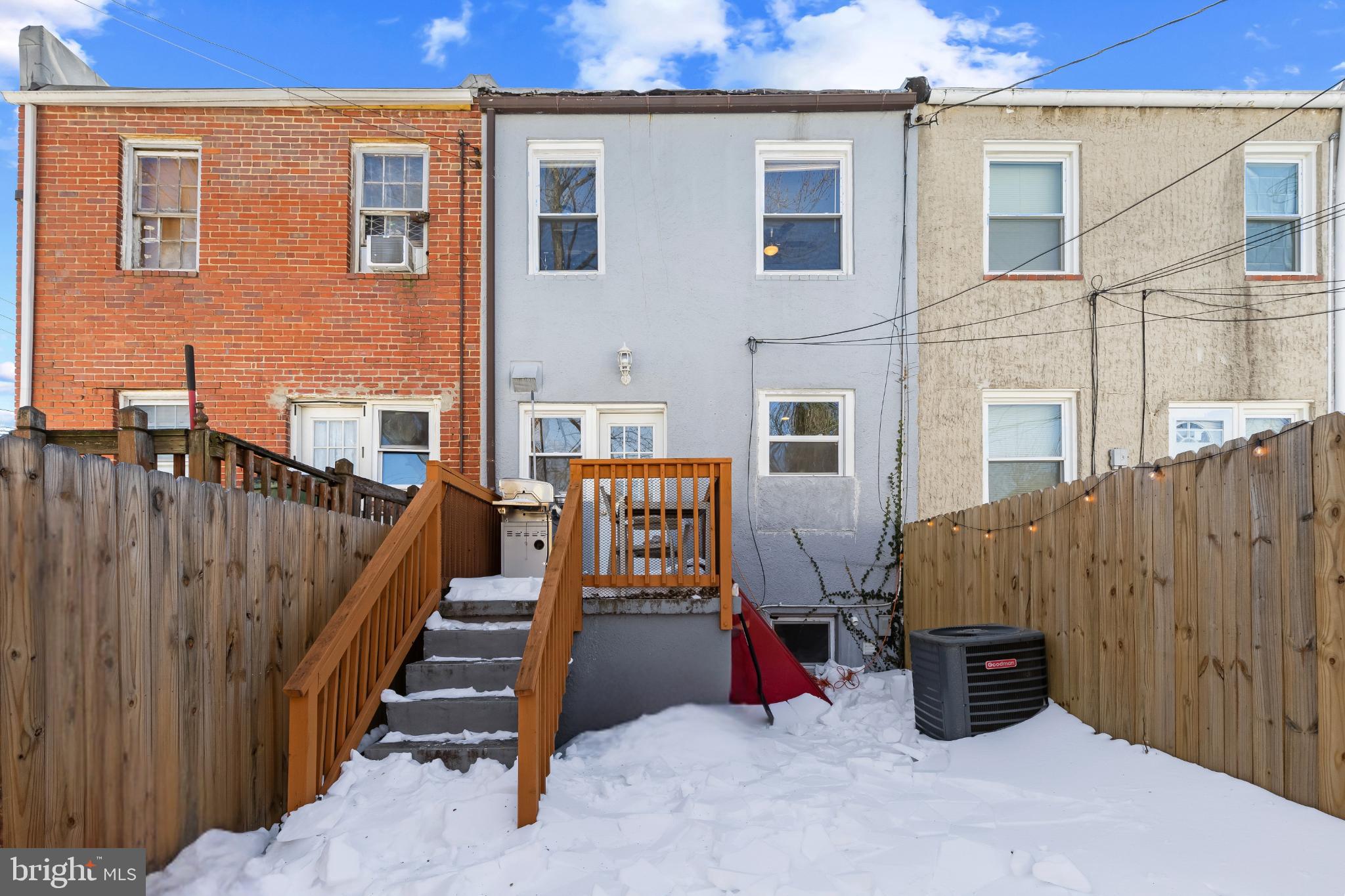 MEDFIELD - Residential