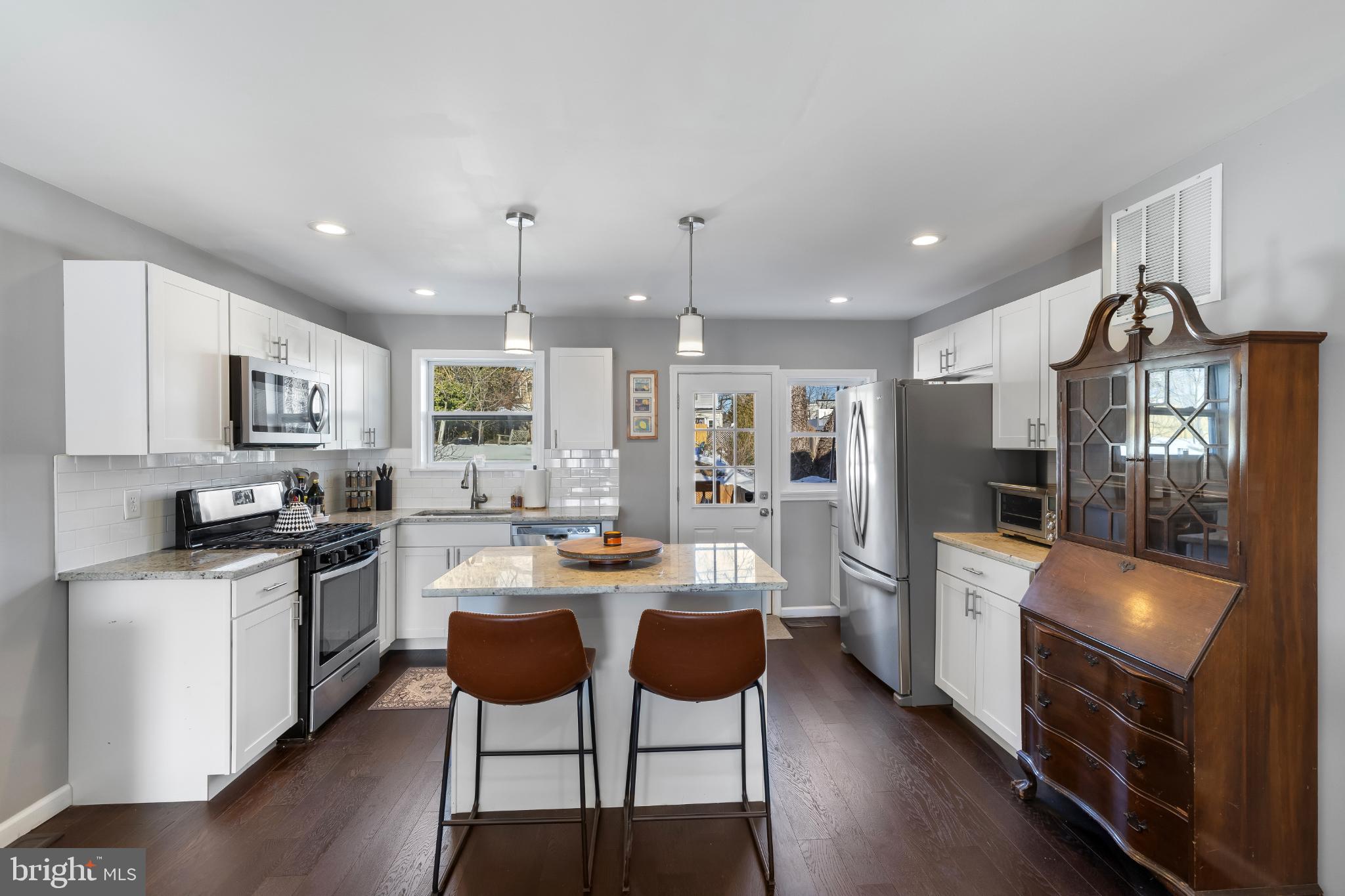 MEDFIELD - Residential