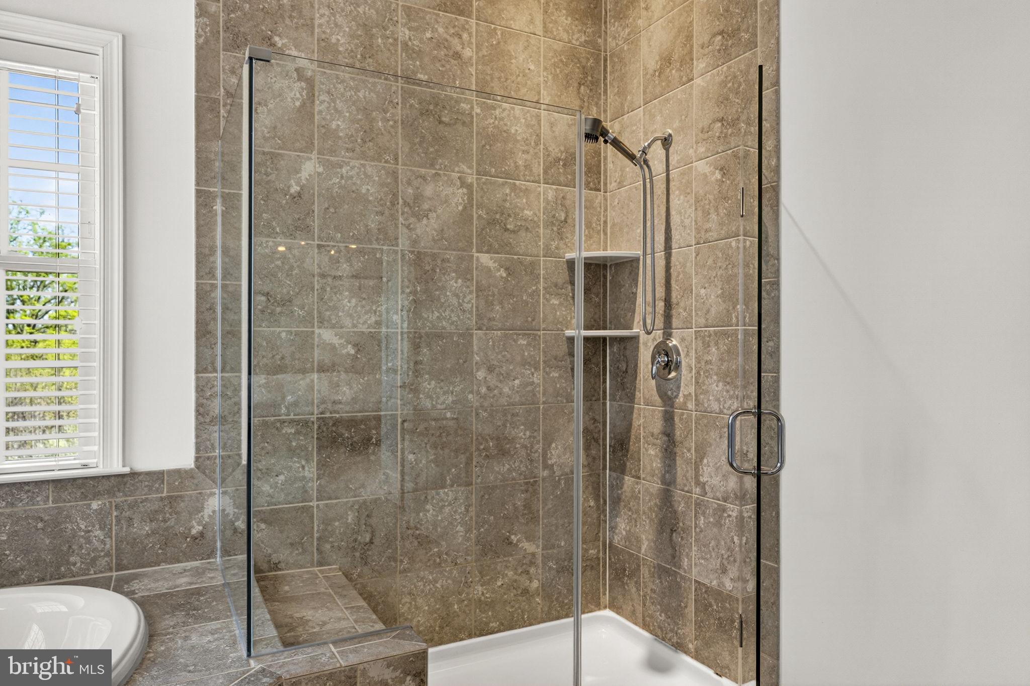 LENAH MILL - Residential