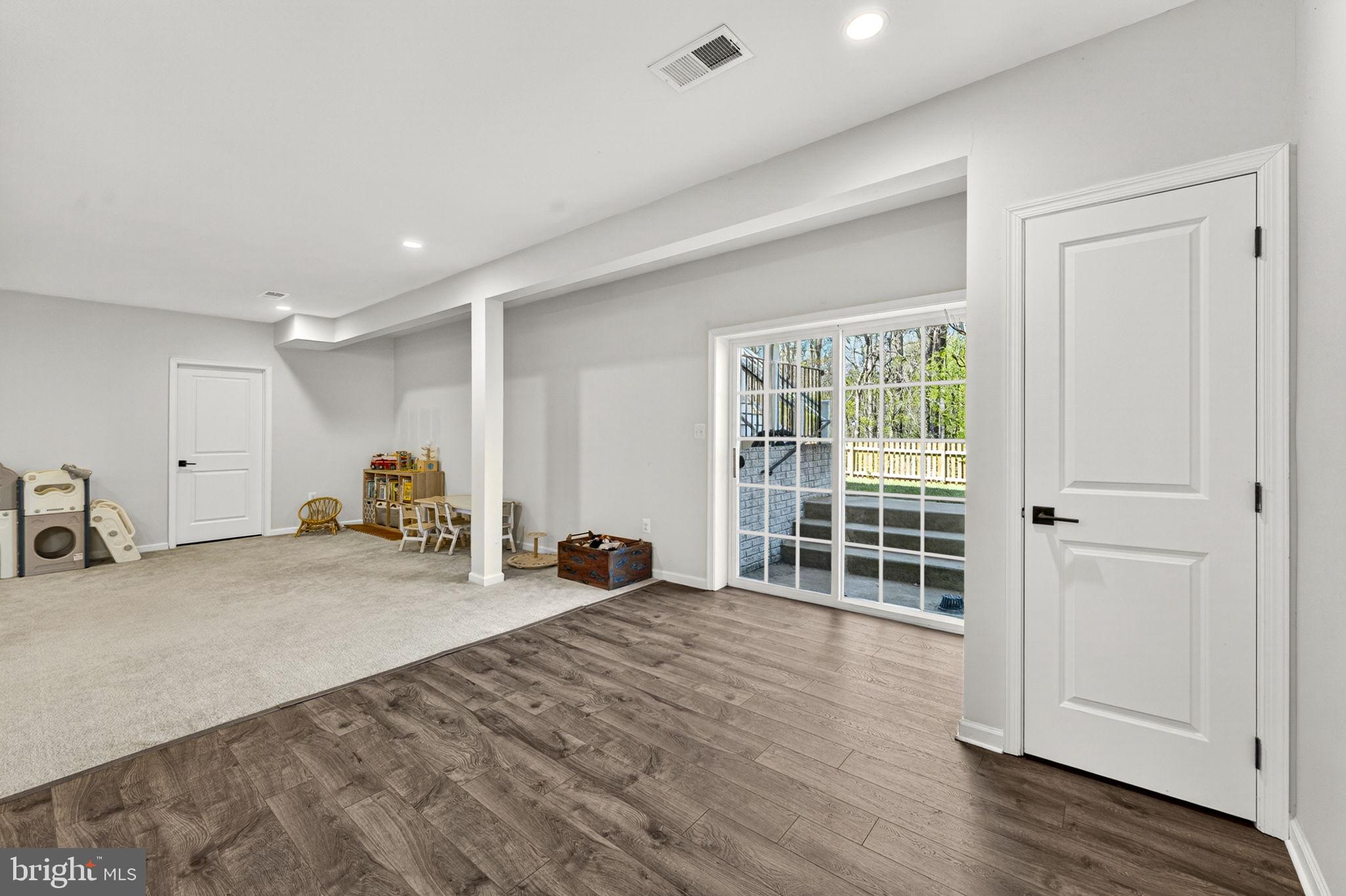 LENAH MILL - Residential