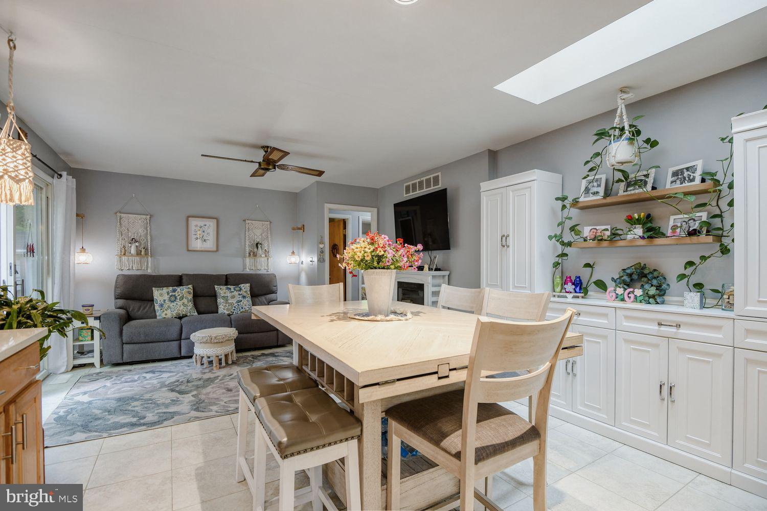 SILVER GATE - Residential