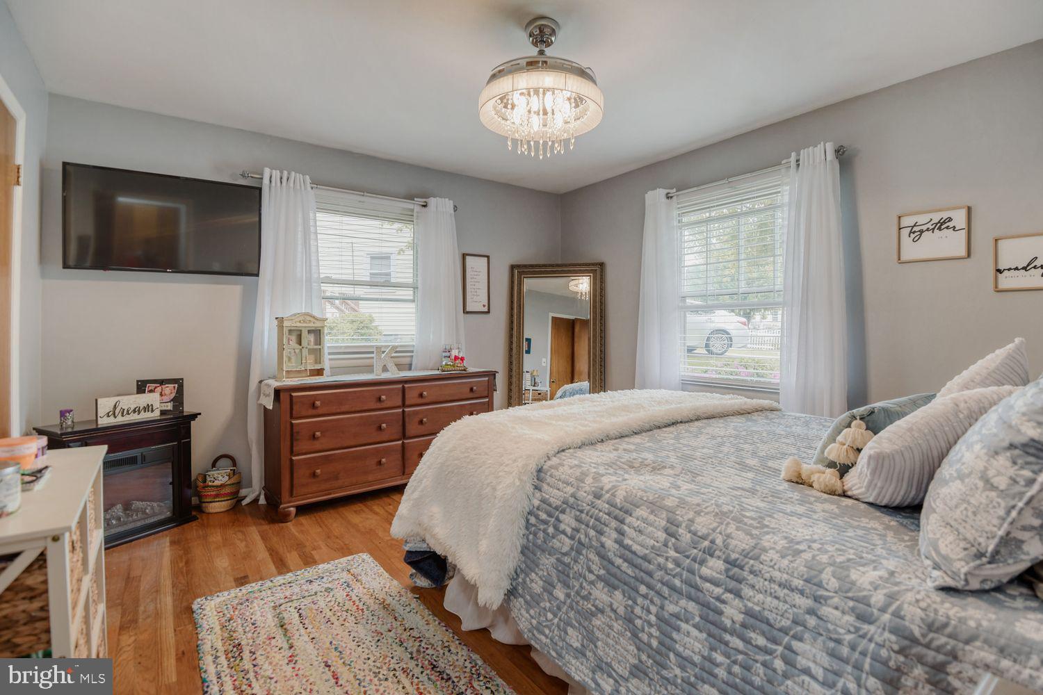 SILVER GATE - Residential