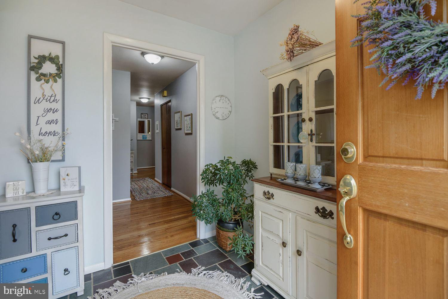 SILVER GATE - Residential