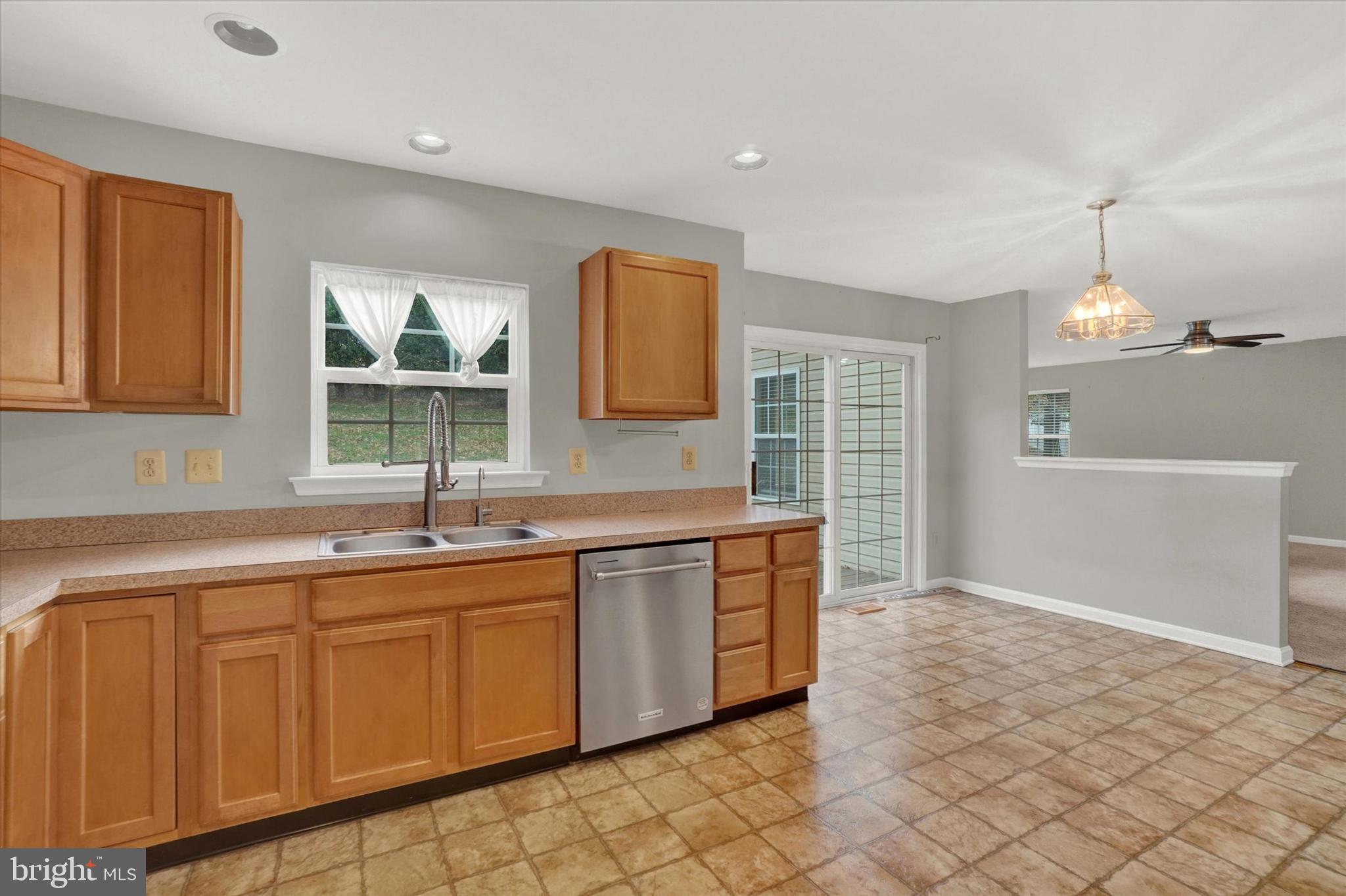 735 CLYDESDALE DRIVE