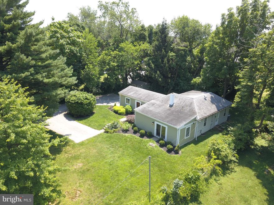 This Ranch/Bungalow style home set back from the street with a long tree lined drive on a private half acre lot, recently renovated and remodeled with all modern appliances throughout. New ceramic tiled kitchen and bathrooms, fully carpeted, large master bedroom. 2 additional full sized bedrooms with the option for an office or 4th bedroom. One of the most reasonably priced and up-to-date homes in Middletown Township located in the award winning Rose Tree Media School District.