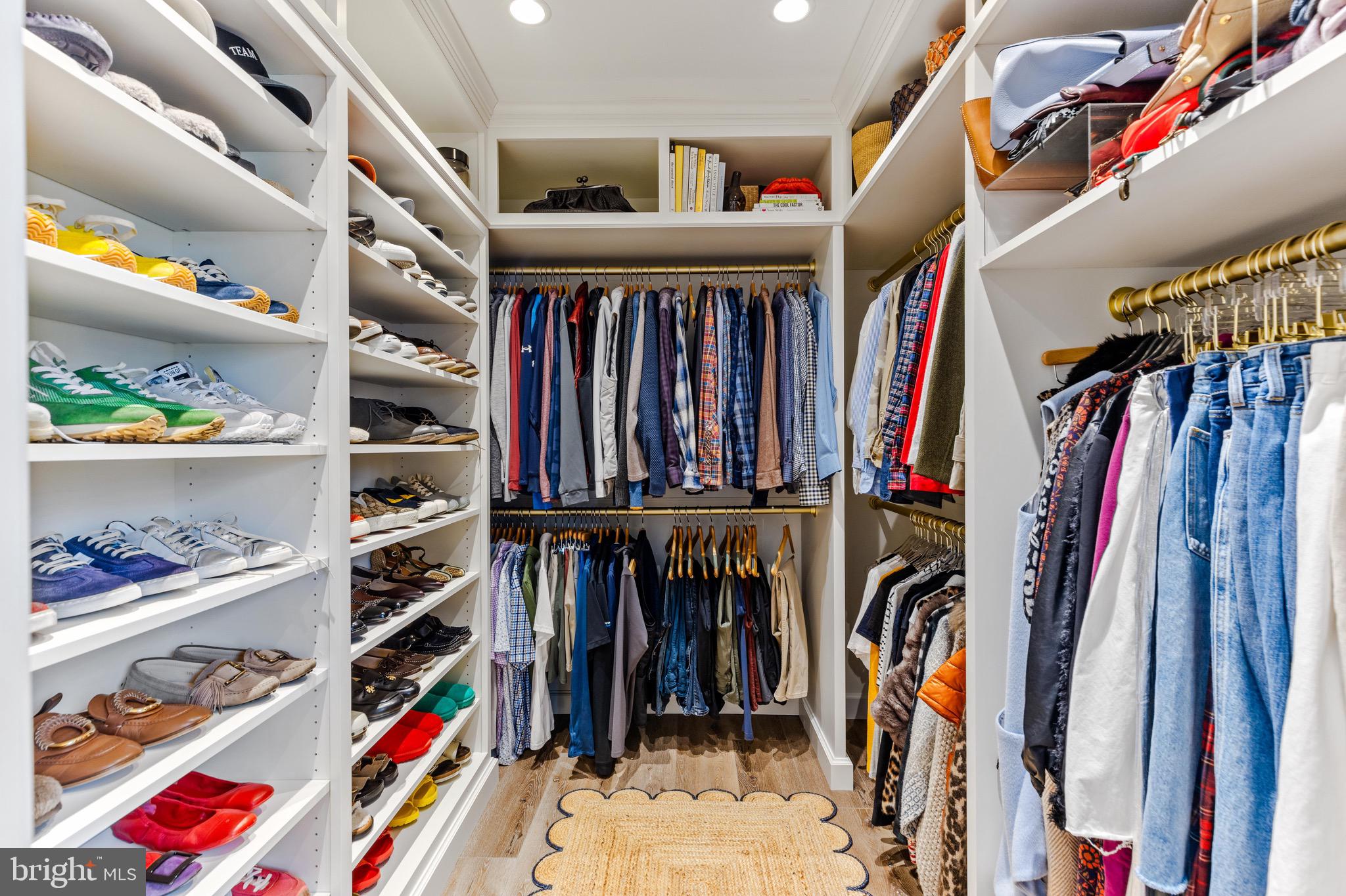 FOXHALL ESTATES - Residential