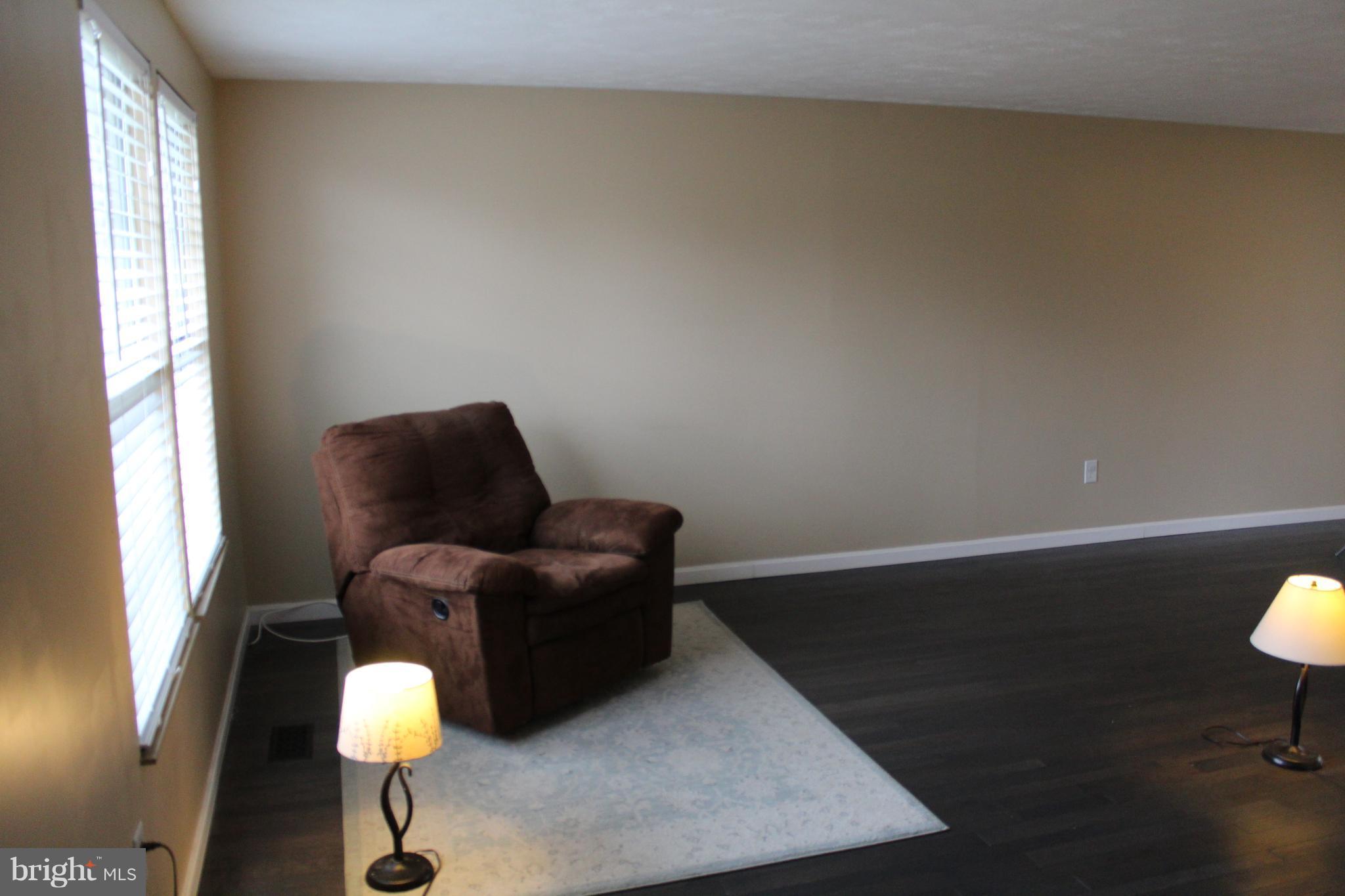 SHANNON SQUARE - Residential