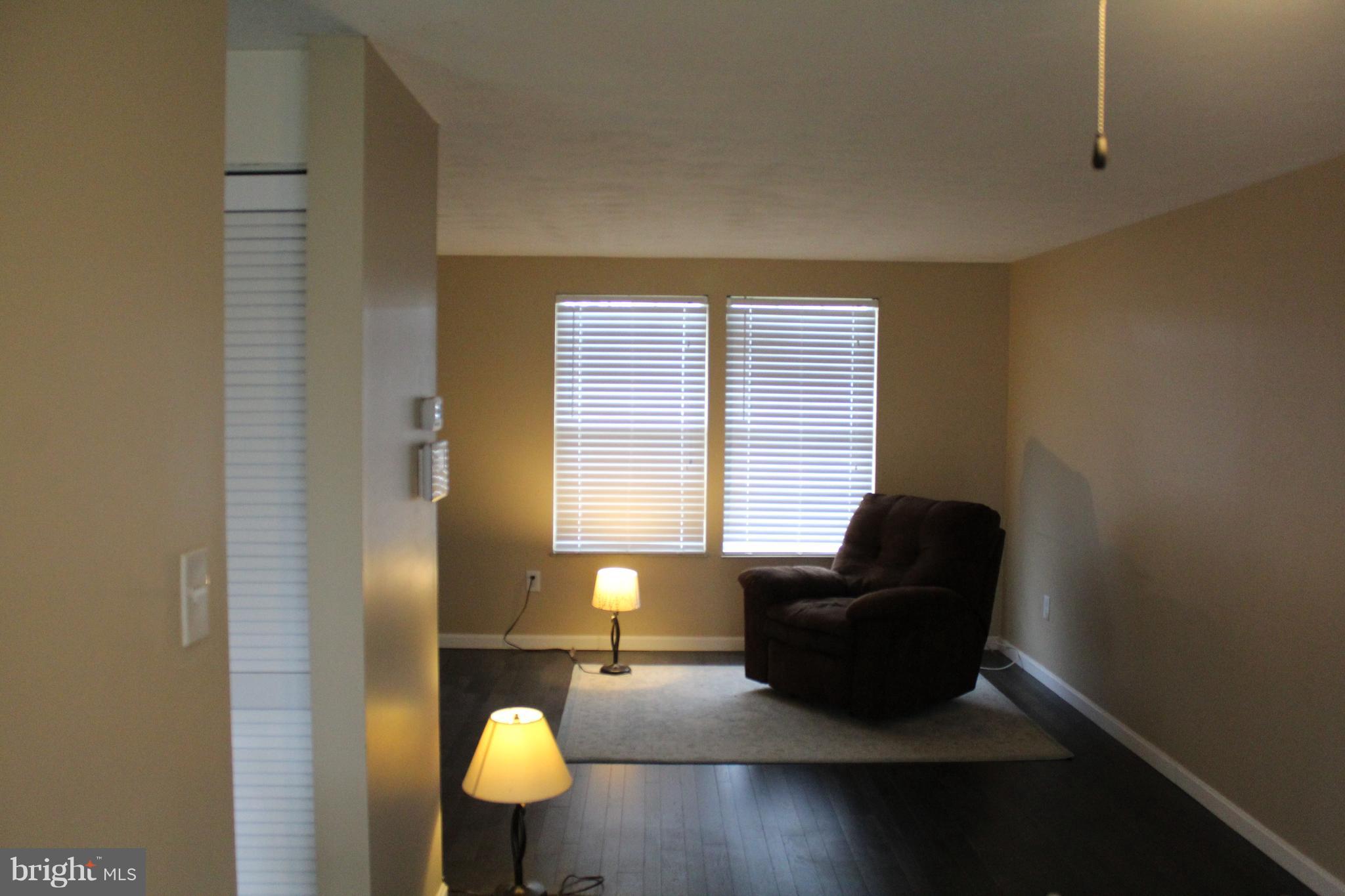 SHANNON SQUARE - Residential