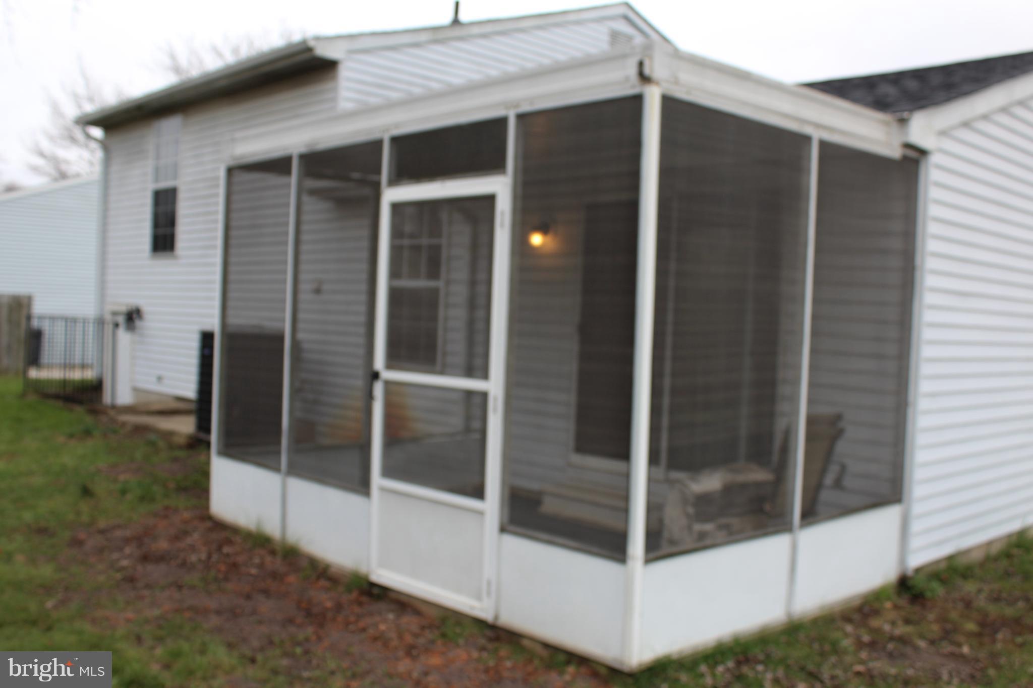 SHANNON SQUARE - Residential