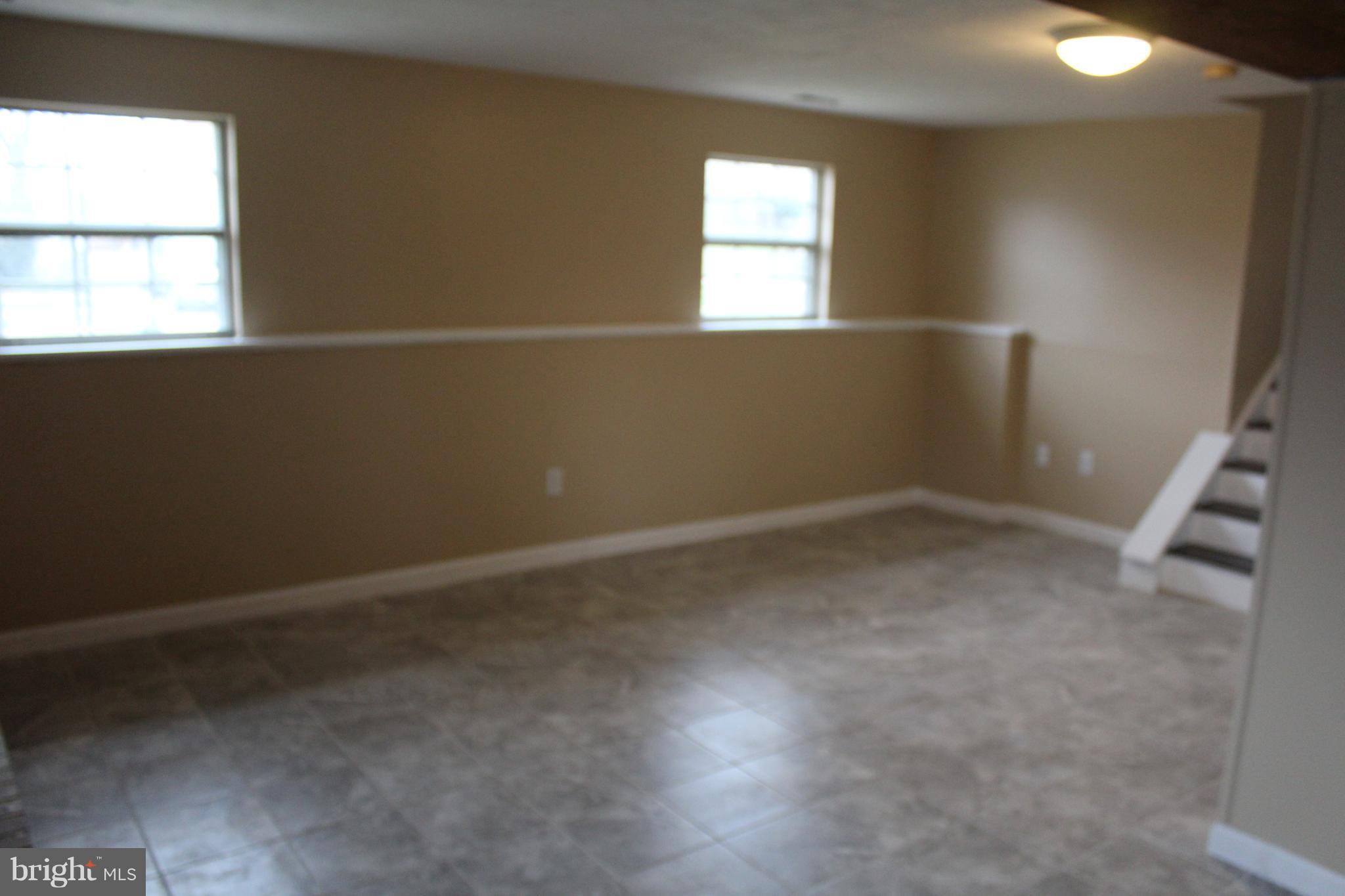 SHANNON SQUARE - Residential