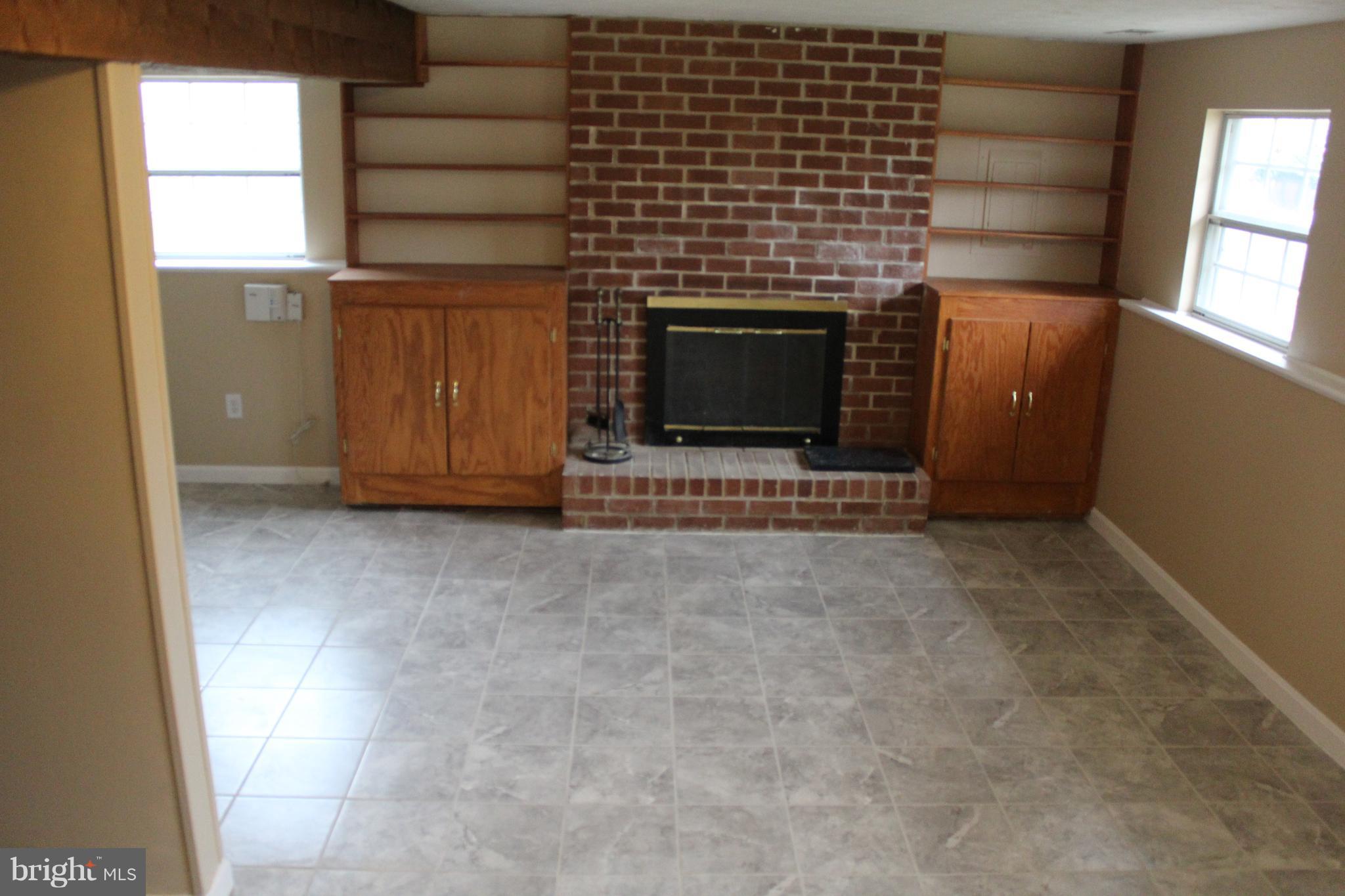 SHANNON SQUARE - Residential