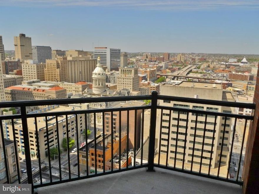 Combination Dining/Living, Crown Moldings, Elevator, Entry Level Bedroom, Flat, Floor Plan - Open, Recessed Lighting, Walk-in Closet(s), Wood Floors; Fireplace(s): 1, Gas/Propane; Accessibility Features: Elevator, Level Entry - Main, No Stairs; 24 Hour Security, Carbon Monoxide Detector(s), Desk in Lobby, Exterior Cameras, Fire Detection System, Intercom, Main Entrance Lock; Dryer In Unit, Has Laundry, Main Floor Laundry, Washer In Unit