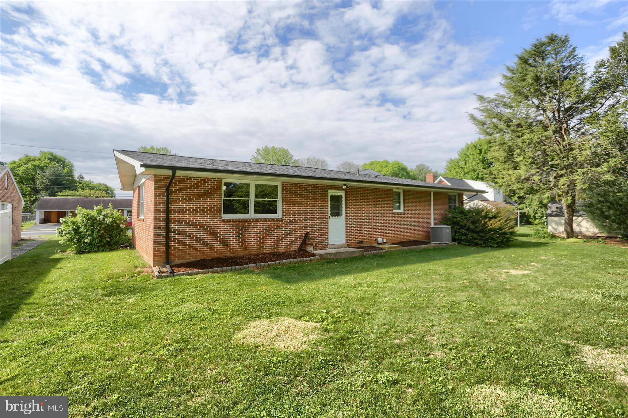 ORCHARD CREST - Residential