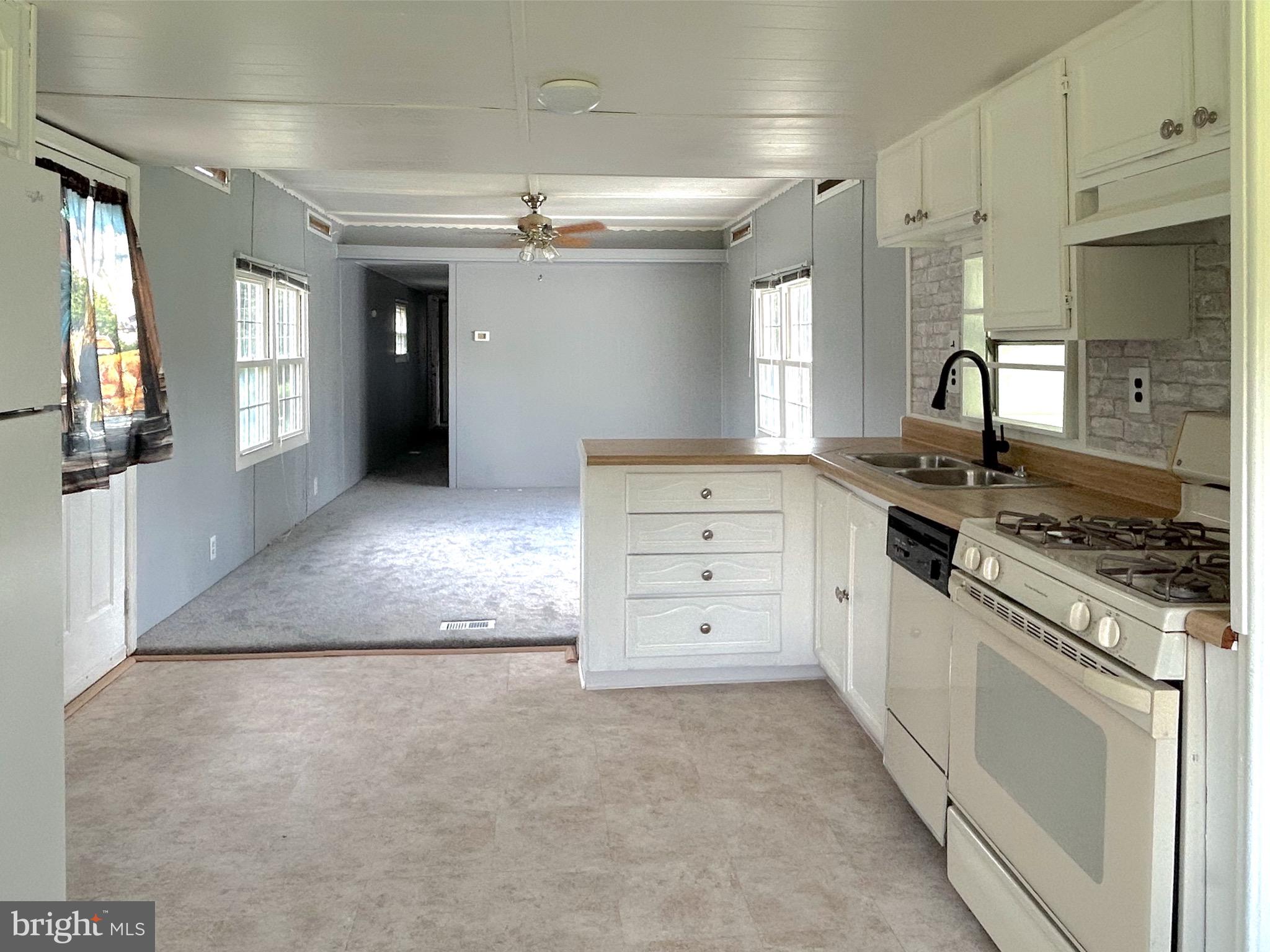 1959 GLEN COVE ROAD