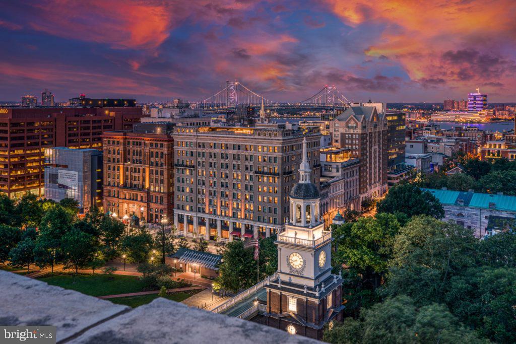 Welcome to The Ledger, a premier rental building in Philadelphia that is built to fit your lifestyle. The Ledger effortlessly blends home and community with the conveniences of a prime Center City location. The Ledger team is dedicated to delivering a lifestyle of convenience. Designed for living, work, and play, our complete list of amenities includes lifestyle bonuses for you and your pet. The Ledger residences offer spacious floor plans featuring contemporary amenities coupled with the conveniences and services of a hotel.
The Ledger features light‐filled apartments ranging from studios to 3‐bedrooms. Choose from multiple flexible layouts, each with soaring ceilings and oversized‐city windows featuring park, river, and city views. Park facing residences feature unparalleled view of Independence Hall. Every element within the Ledger is thoughtfully curated and designed to evoke tranquility and relaxation for its residents.
The Ledger offers its residents the best of Philadelphia from the tranquility of open-air parks to head-clearing views of the Delaware River. Characterized by its historic district, social scene, and blended community, Center City is a personality all on its own; diverse, lively, artistic, and ever dynamic. Sleek high-rise office buildings live among stately mansions and carriage houses on tree-lined streets, making this vibrant neighborhood the best of all worlds.
Conveniently located within walking distance of shopping, cultural centers, and boutique dining nearby. The neighborhood carries a variety of conveniences tailored to residents’ tastes and needs. Adjacent to scenic Independence Hall National Park, the Ledger offers easy access to one of the nation’s paramount landmarks. The Ledger is ideal for all commuters with direct access to I-95, I-676 and I-76. Getting around the City is convenient with bus service directly in front of the building and the major transit and subway hub just two blocks away.