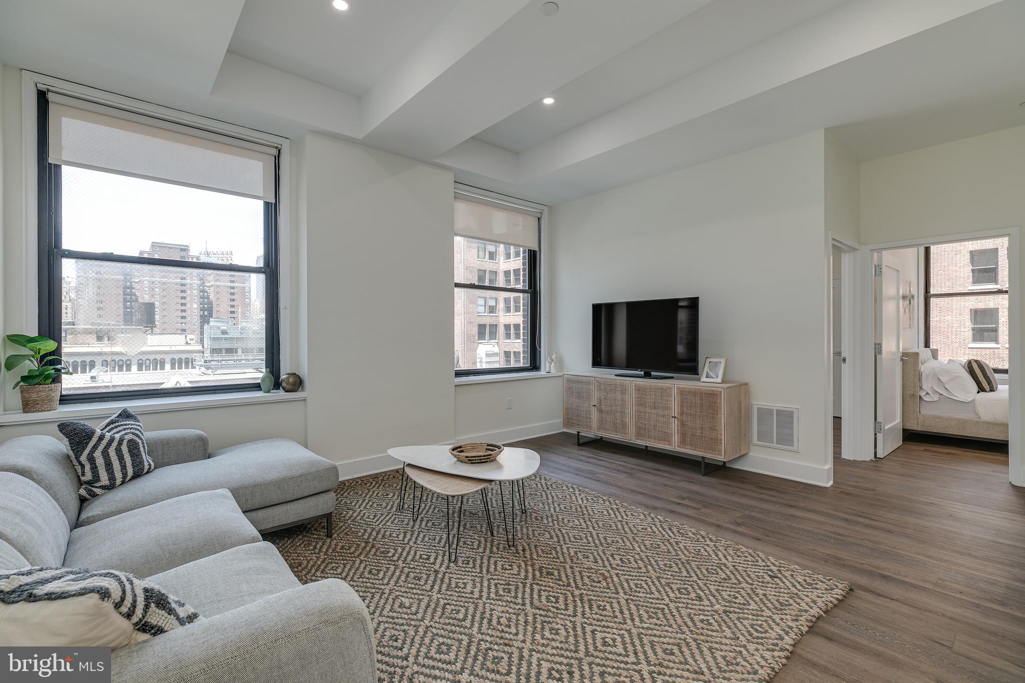 SOCIETY HILL - Residential Lease