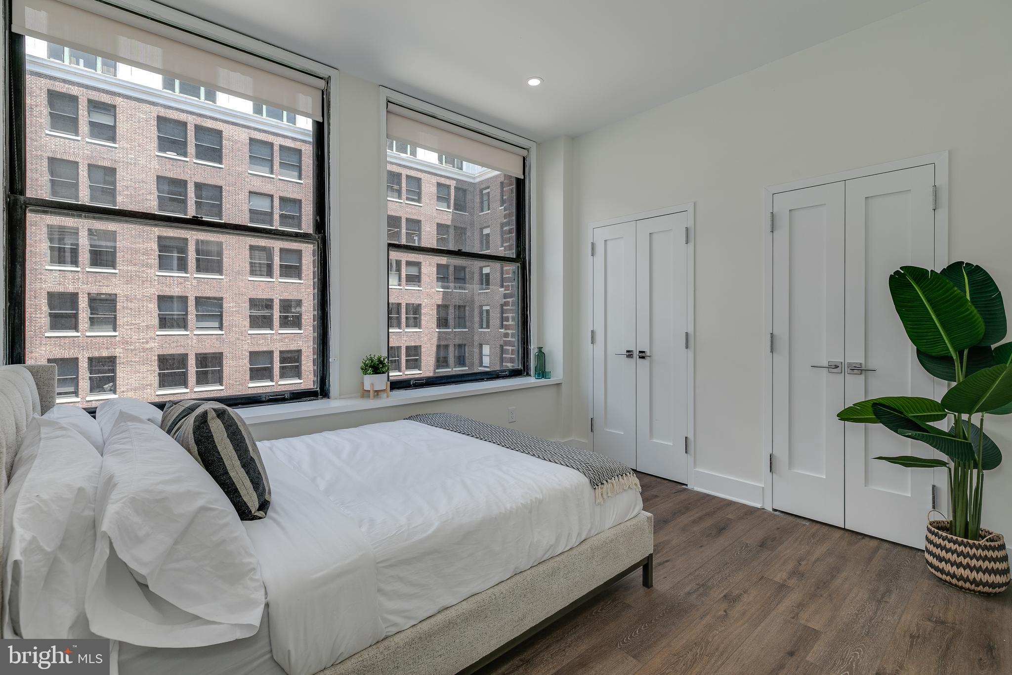 SOCIETY HILL - Residential Lease